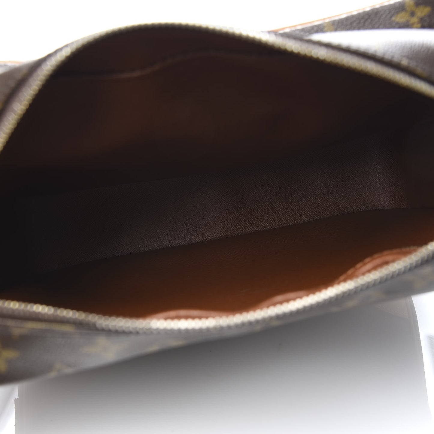 Monogram Nil 28