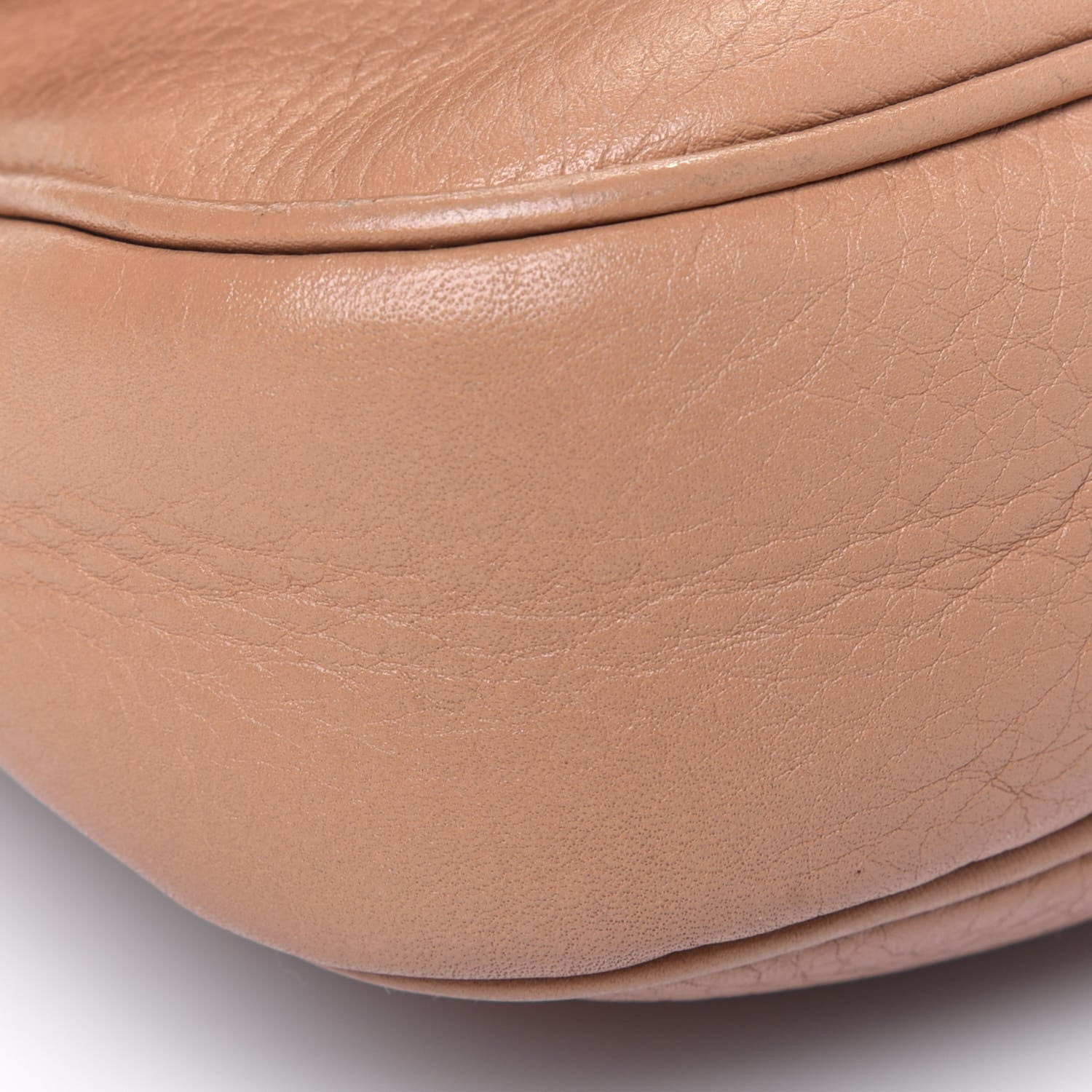 Gucci Pebbled Calfskin Medium Soho Flap Crossbody Camelia 18 of 25