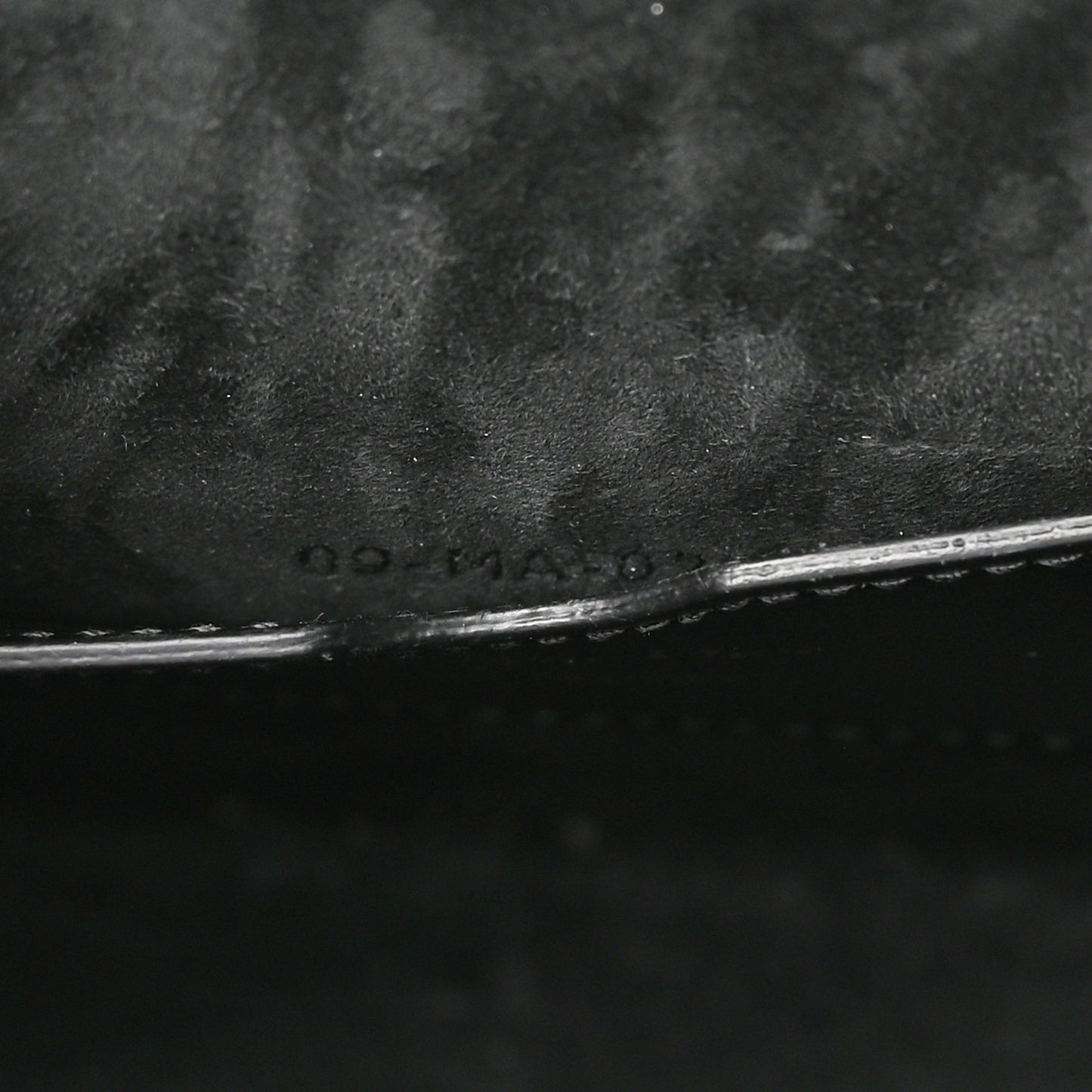 Box Calfskin Medium Bobby Flap Black