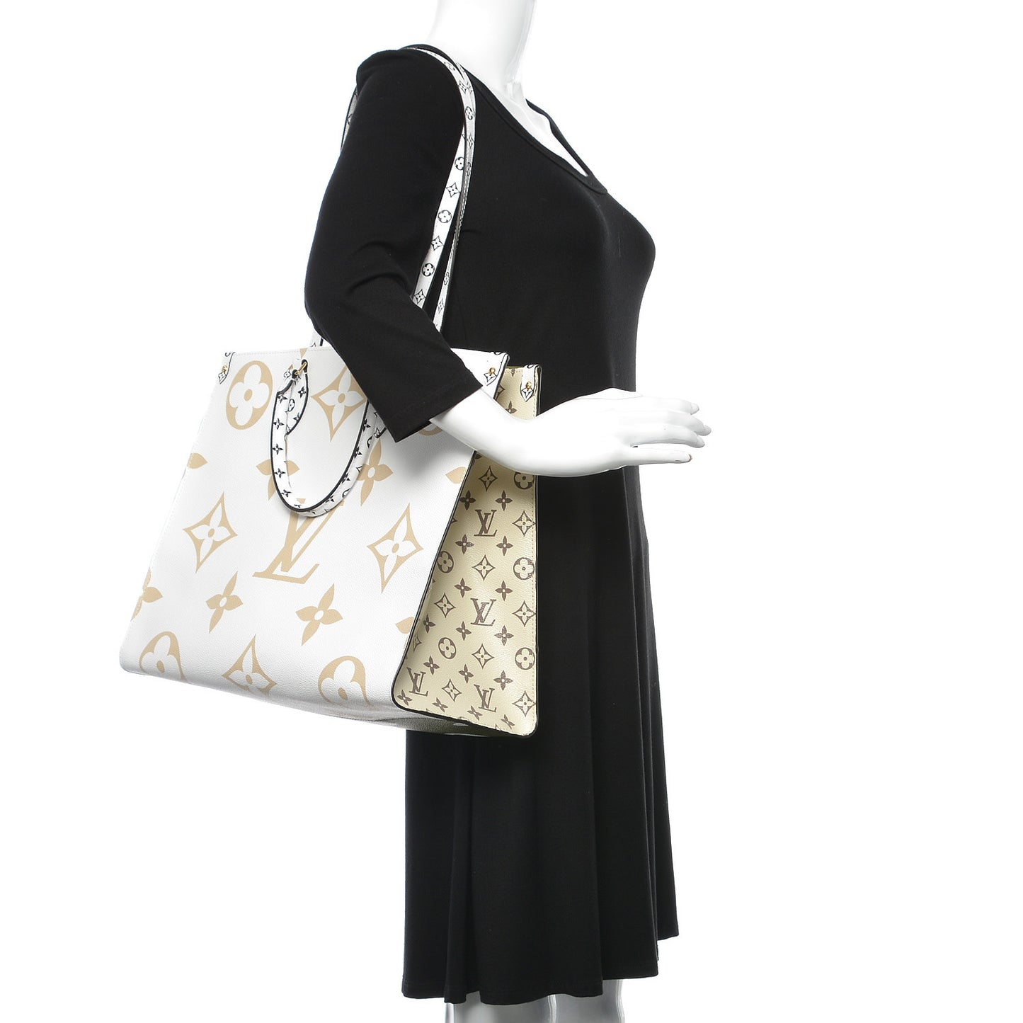 Monogram Giant Onthego GM Kaki Beige