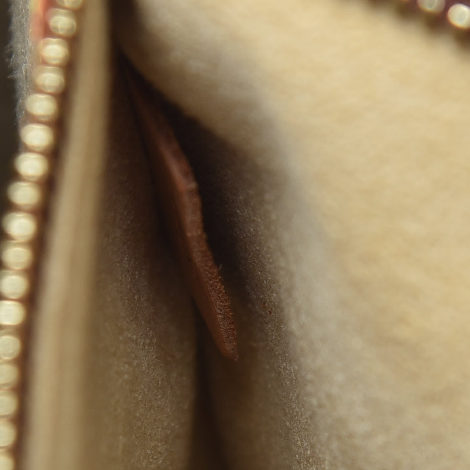 Louis Vuitton Monogram Looping MM 9 of 9