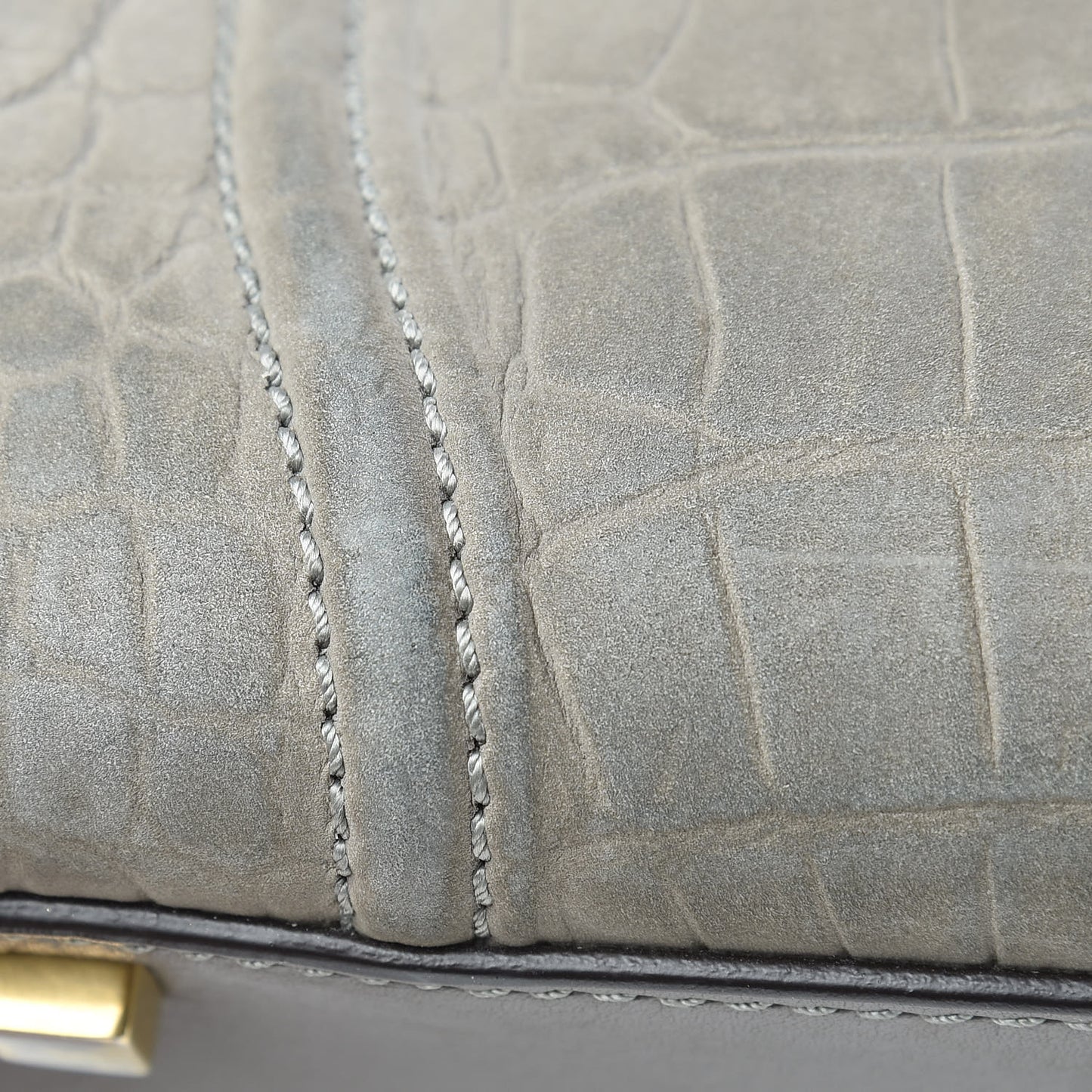 Crocodile Embossed Nubuck Medium Phantom Luggage Grey