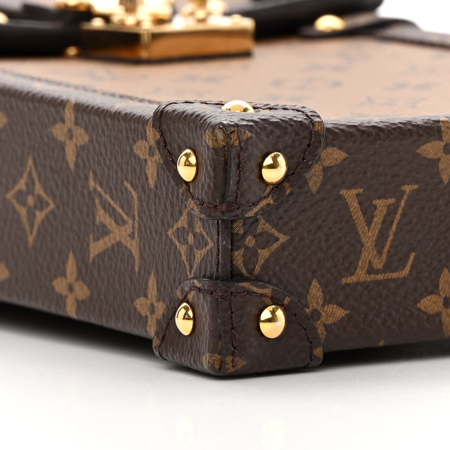 Reverse Monogram Pochette Trunk Verticale