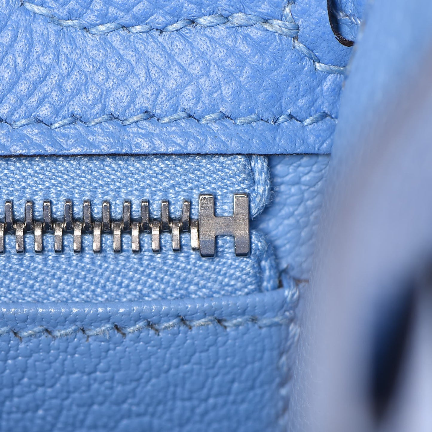 Epsom Kelly Sellier 25 Bleu Paradis