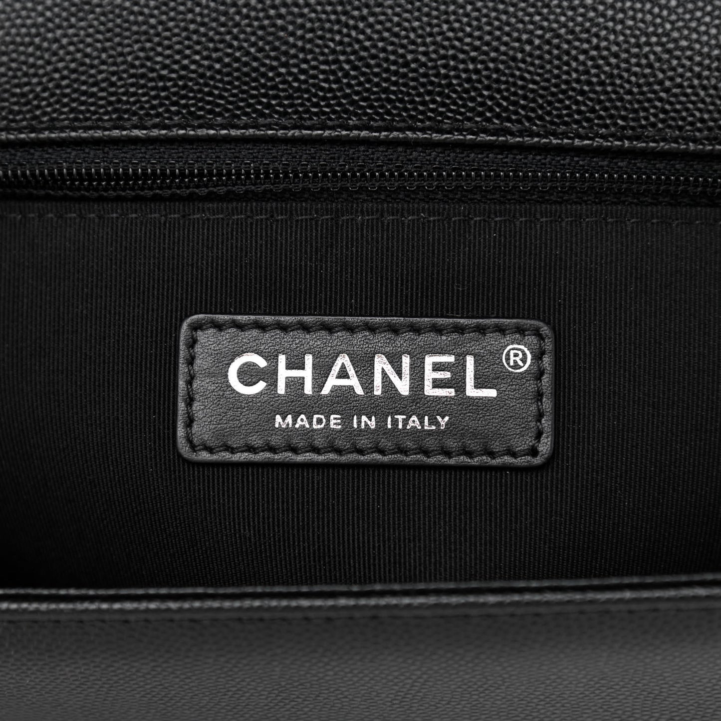Caviar Quilted Large Boy Flap Black