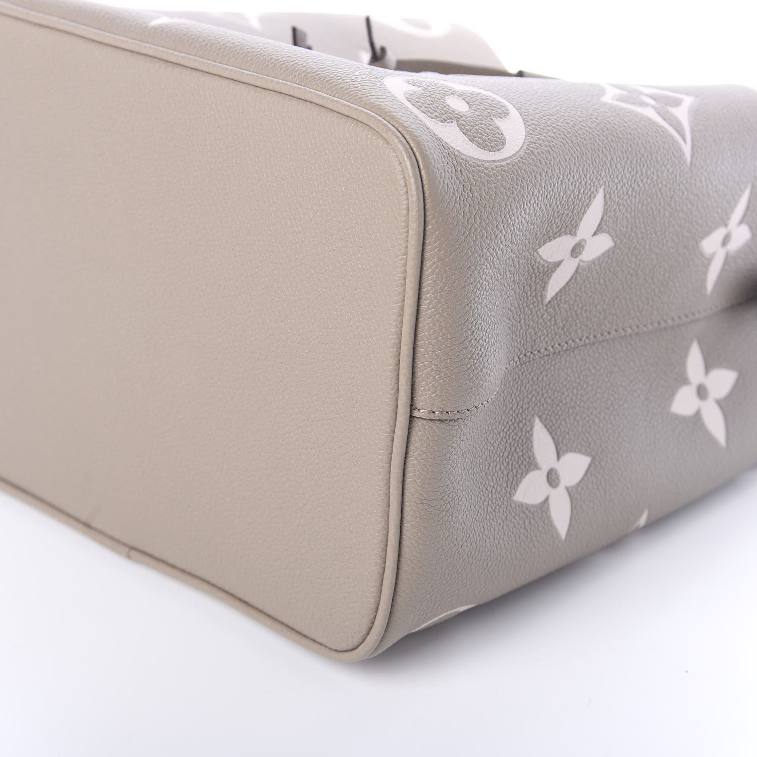 Louis Vuitton Empreinte Monogram Giant Neonoe MM Tourterelle Creme 10 of 10