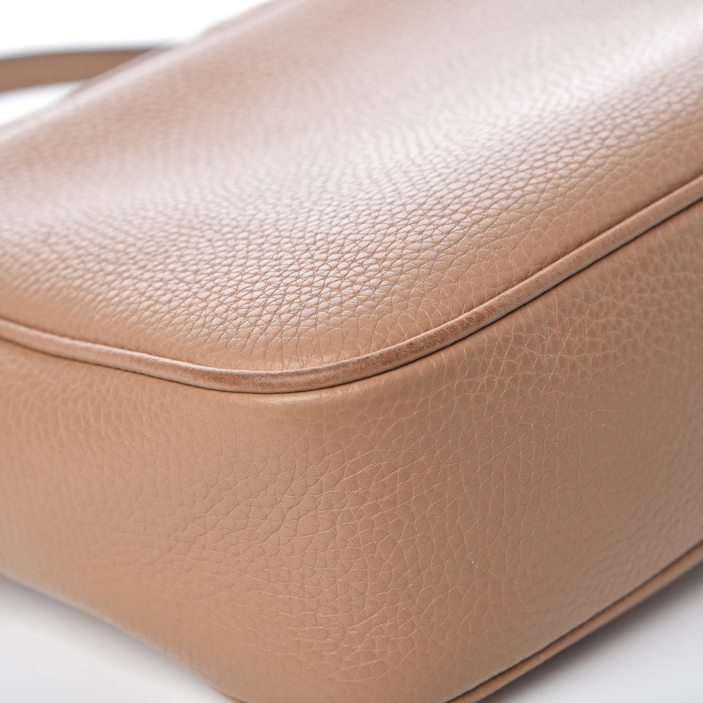 Pebbled Calfskin Small Soho Disco Bag Camelia