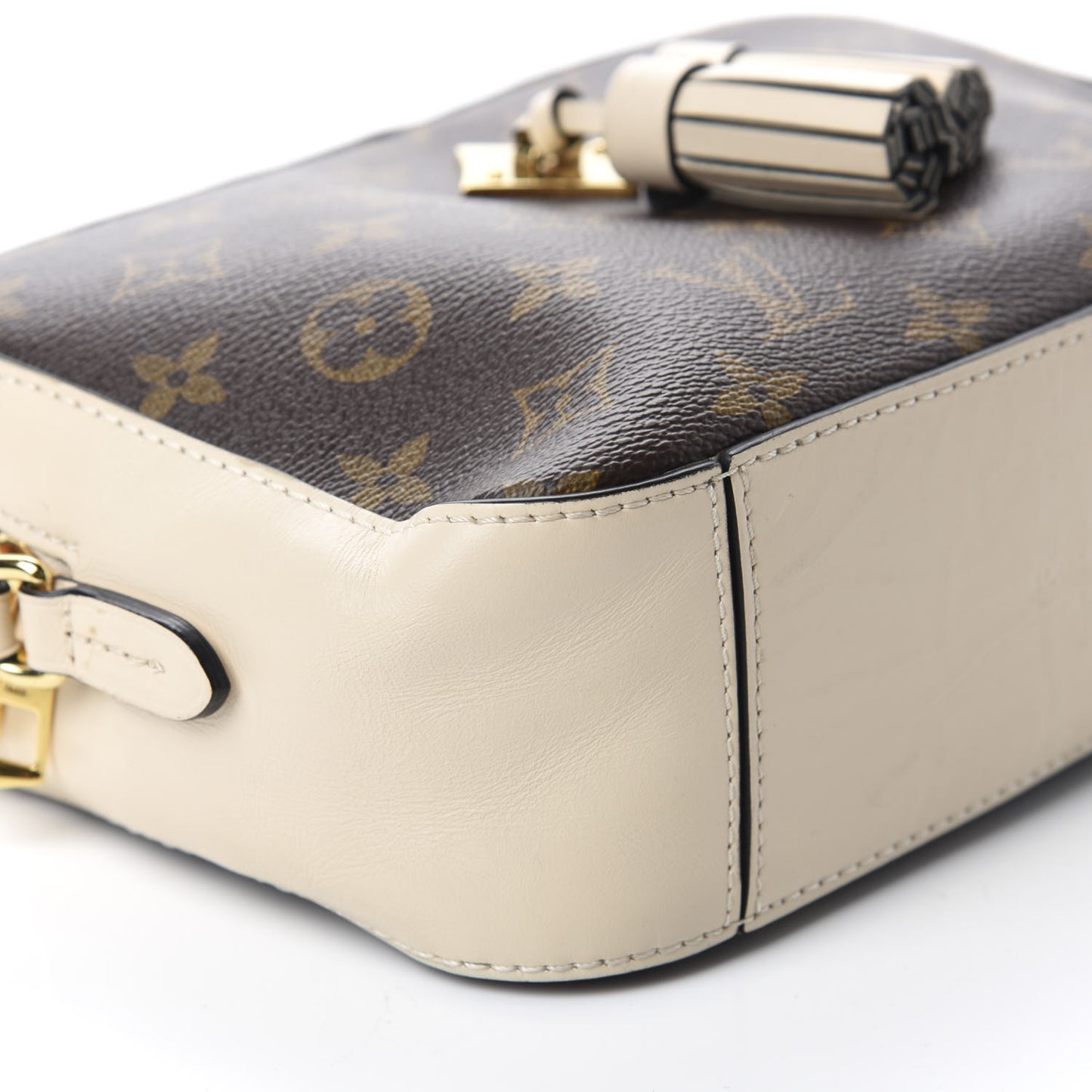 Monogram Saintonge Creme