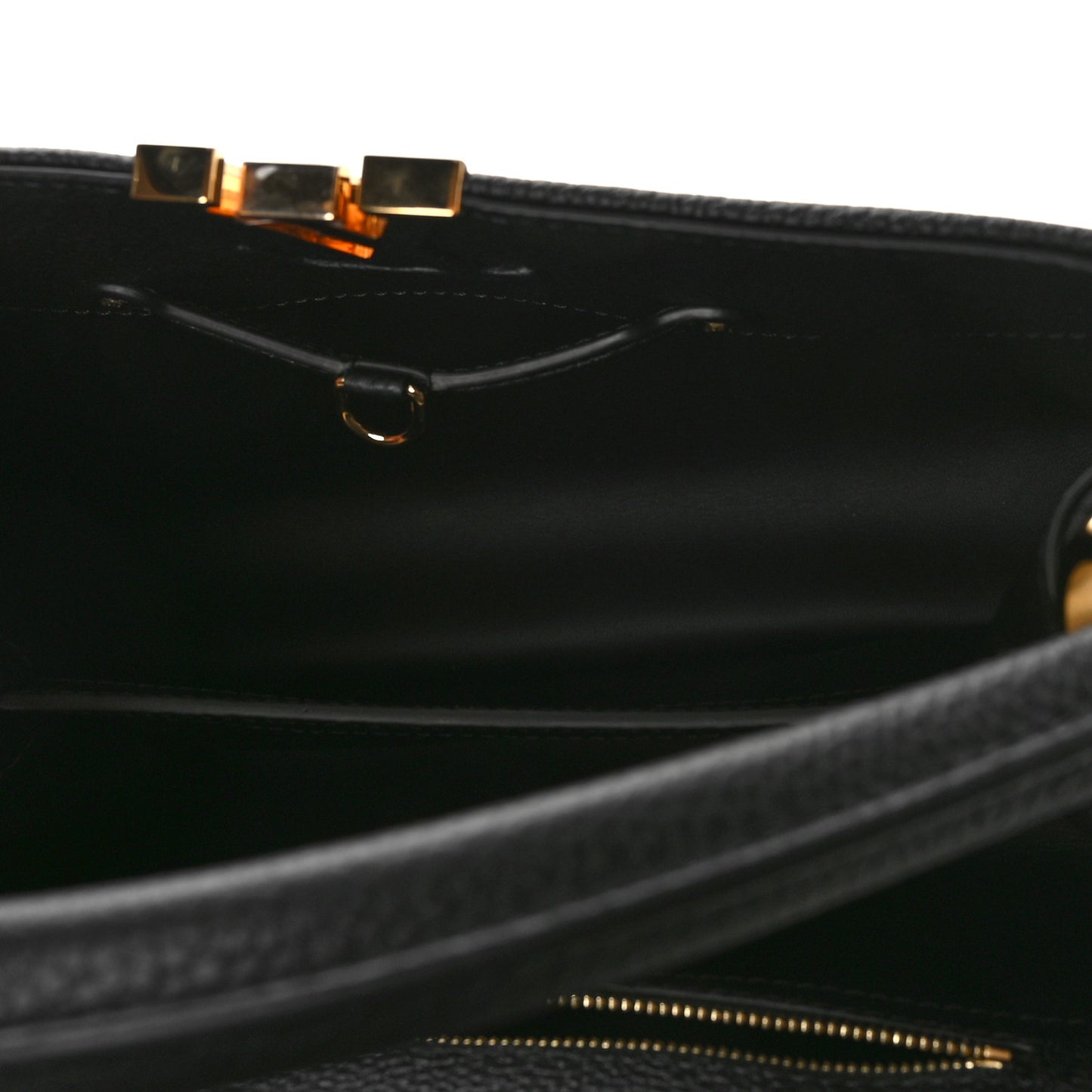 Canvas Taurillon Capucines MM Black