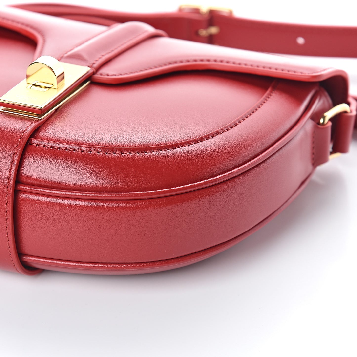 Satinated Calfskin Besace Small 16 Red