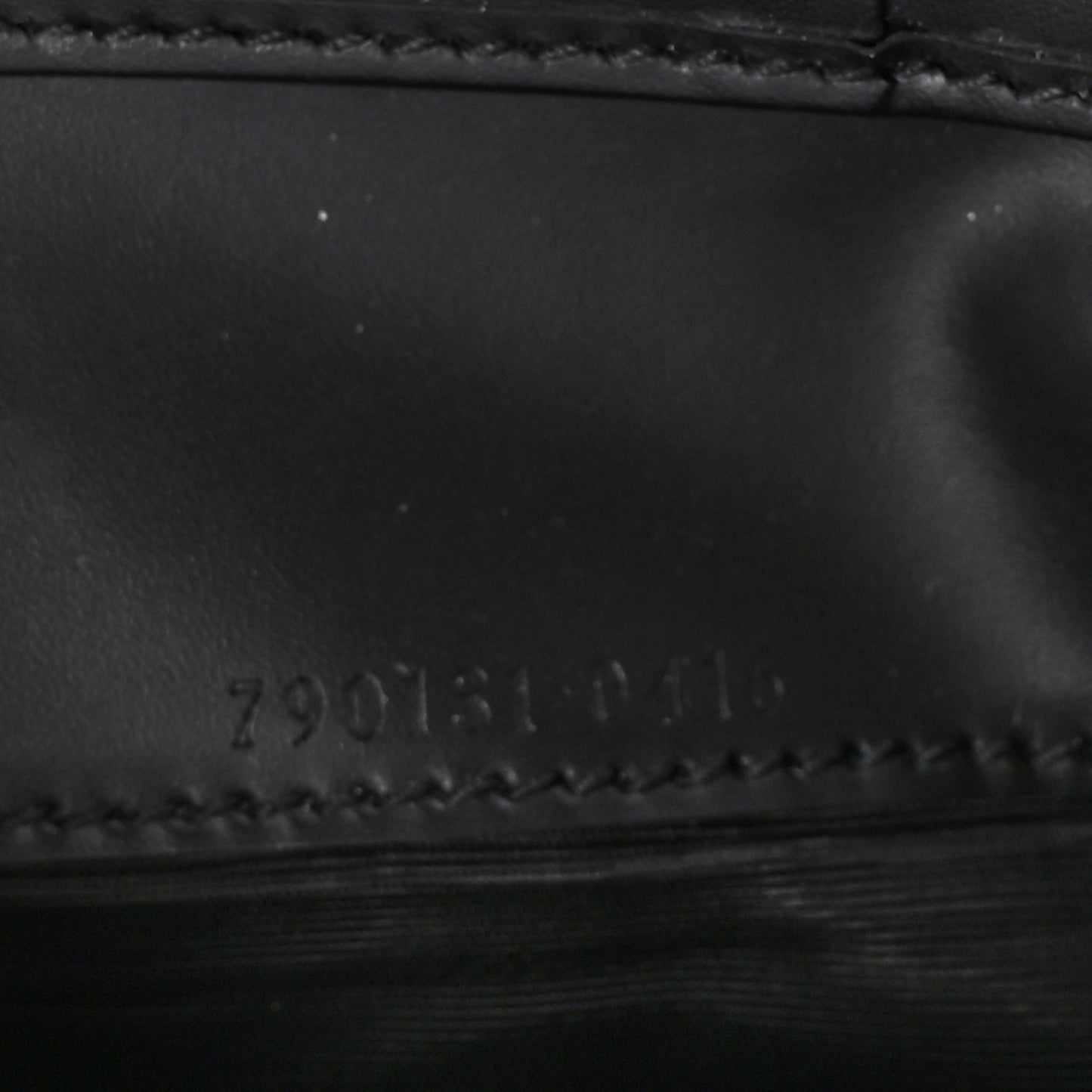 Piuma Calfskin Jumbo GG Embossed Medium Wallet Black