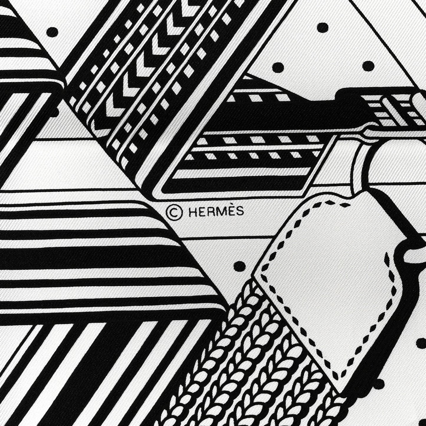 Silk Sangles En ZigZag Bandana Scarf 55 Black White