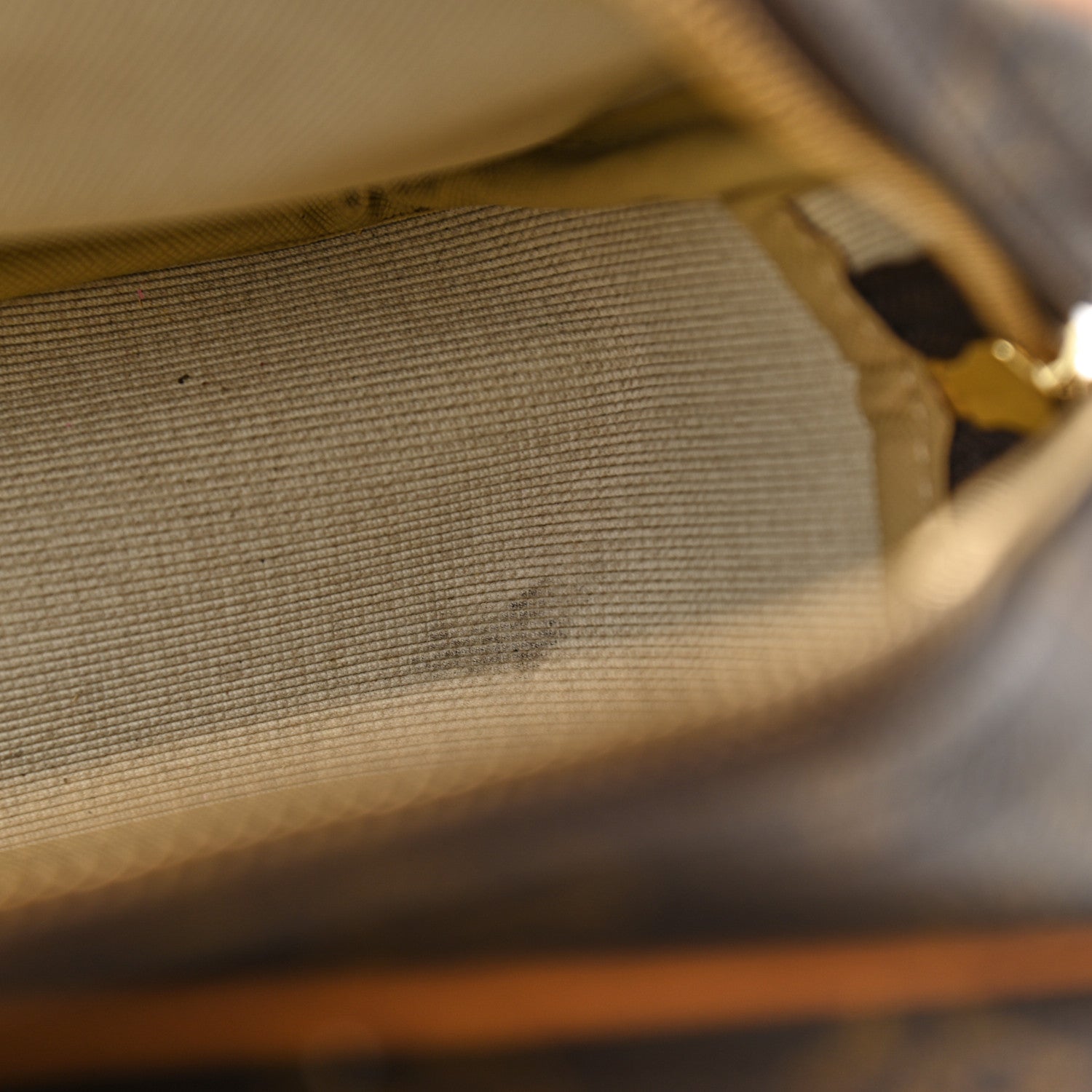 Louis Vuitton Monogram Reporter PM 15 of 17