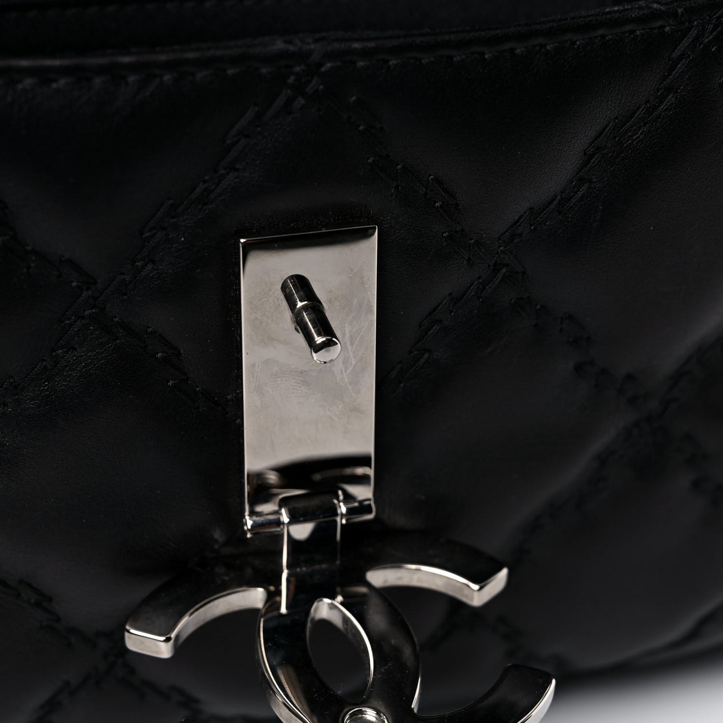 Calfskin Quilted Double Stitch Hamptons Clutch with Chain Black