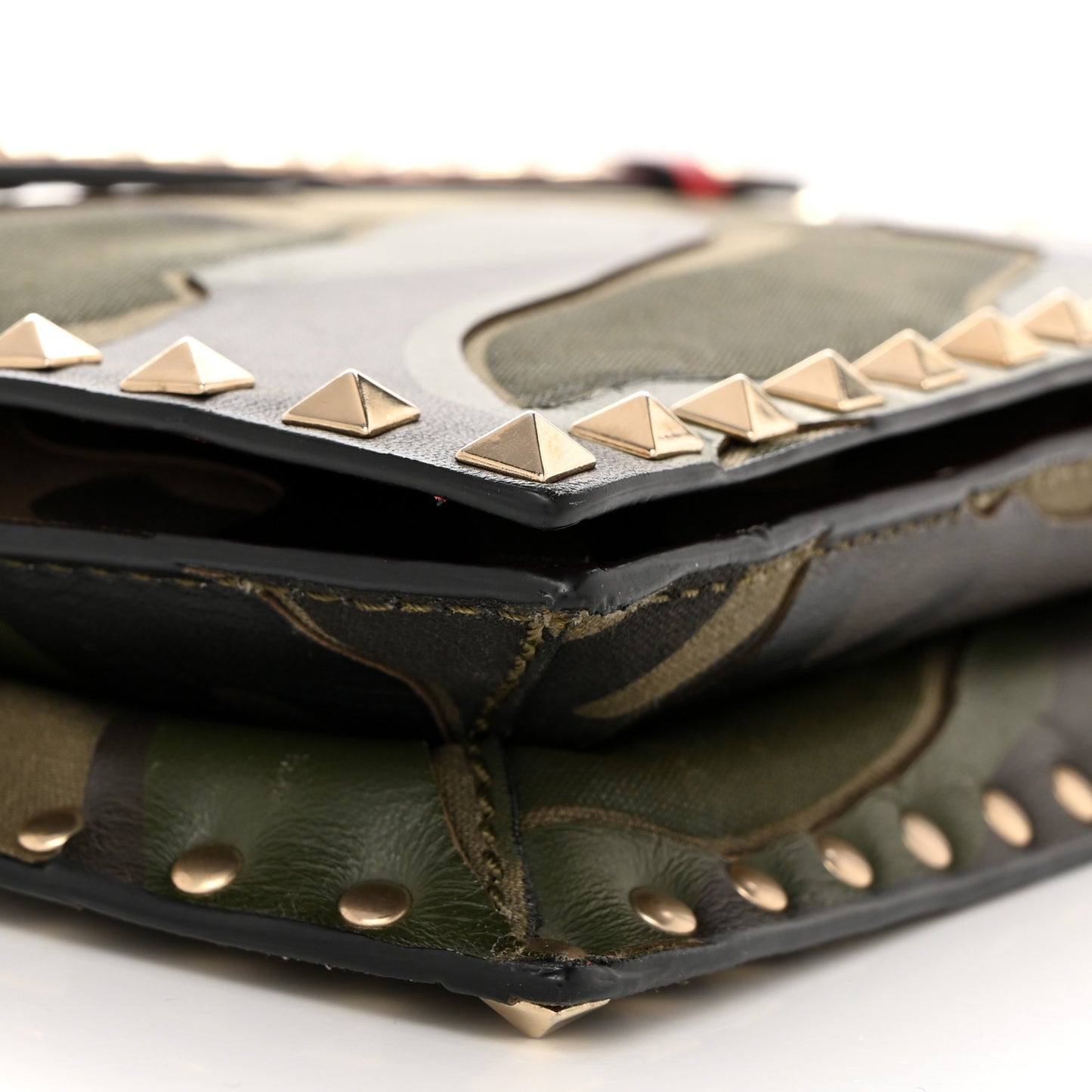 Nappa Canvas Camouflage Rockstud Wristlet Clutch Verde Rouge