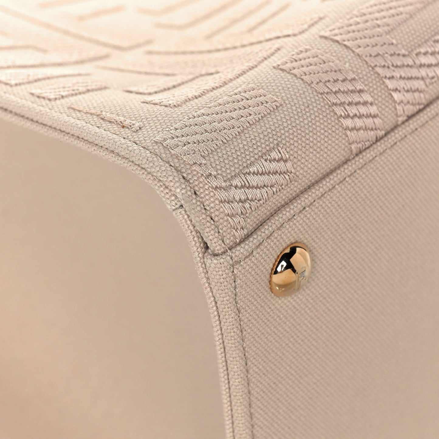 Canvas Vitello King FF Embroidered Medium Peekaboo X-Tote Poudre