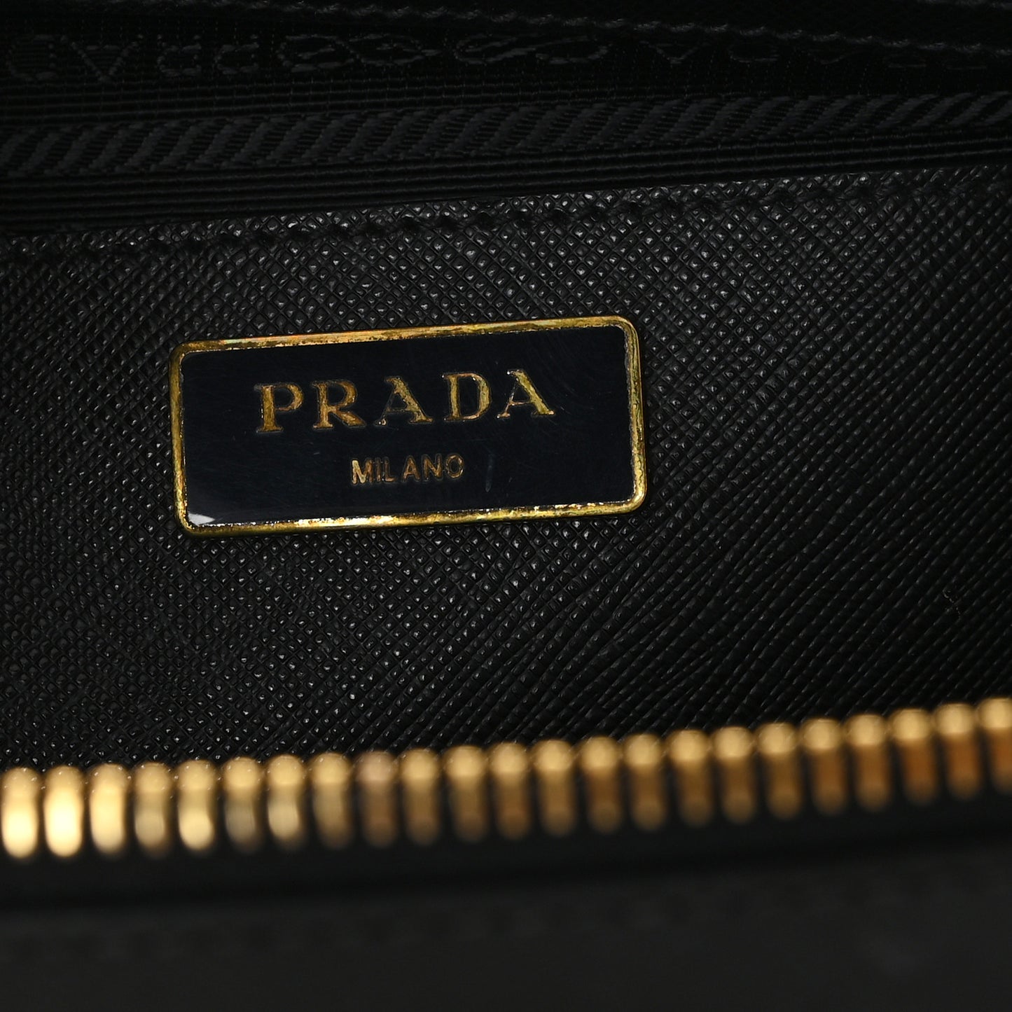 Saffiano Lux Large Galleria Double Zip Tote Black