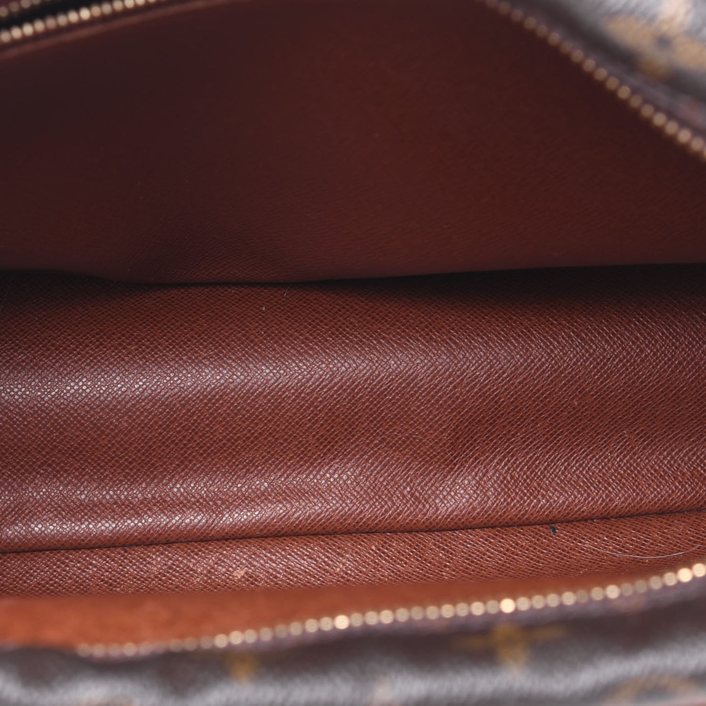Monogram Nil 28