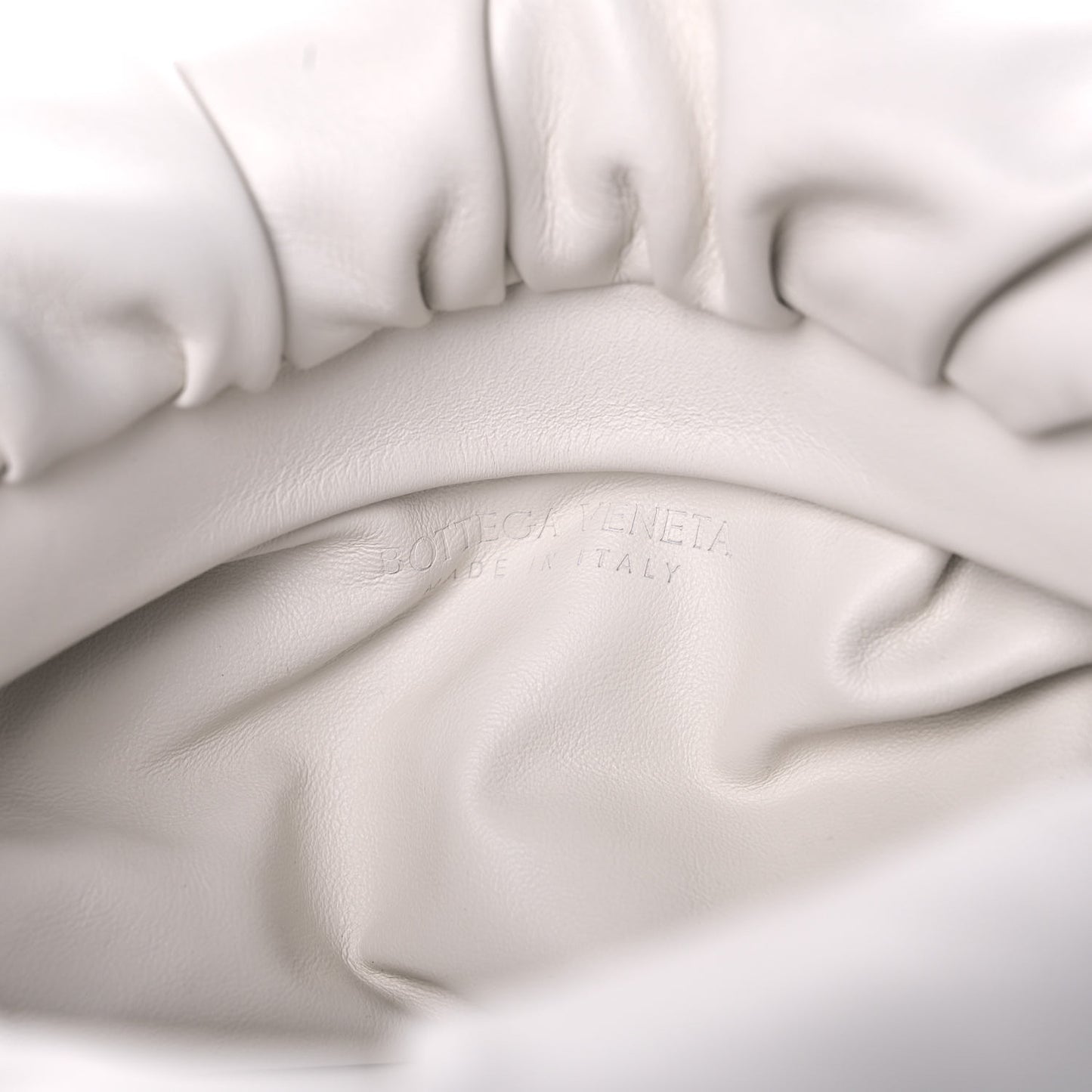 Calfskin The Pouch Chain Plaster