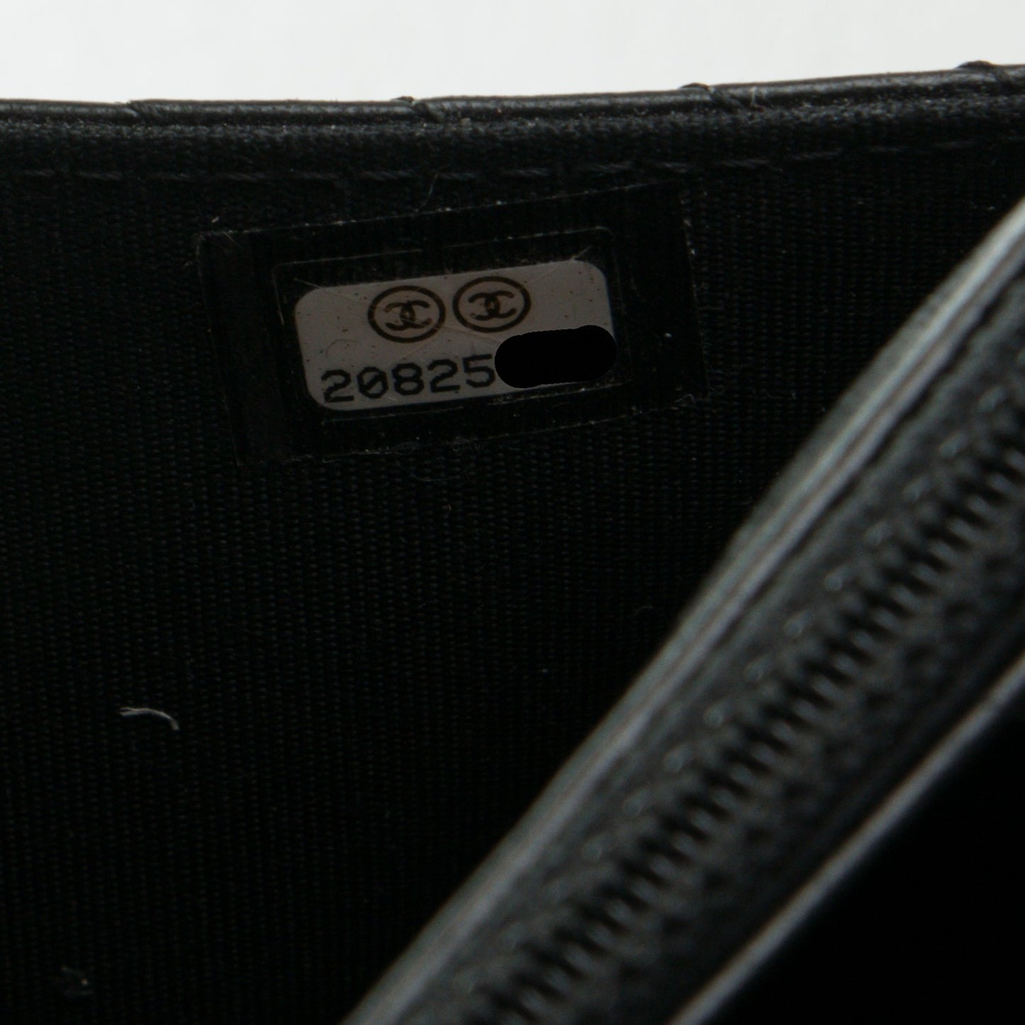 Lambskin Chevron Wallet On Chain WOC Black