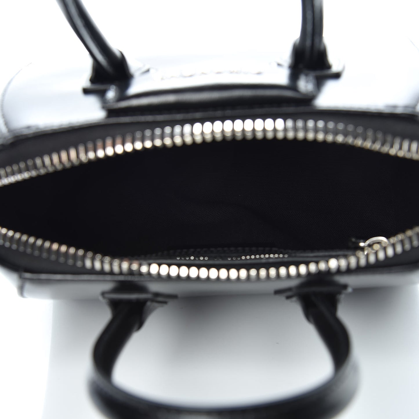 Shiny Lord Calfskin Mini Antigona Black