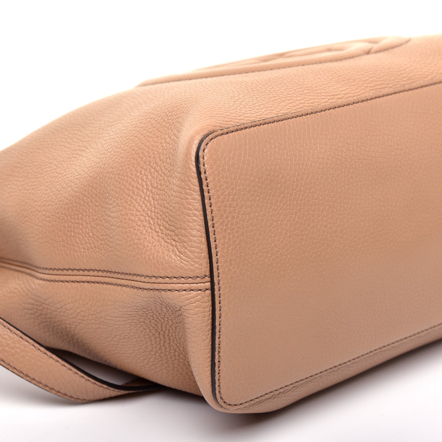 Pebbled Calfskin Large Soho Hobo Camelia