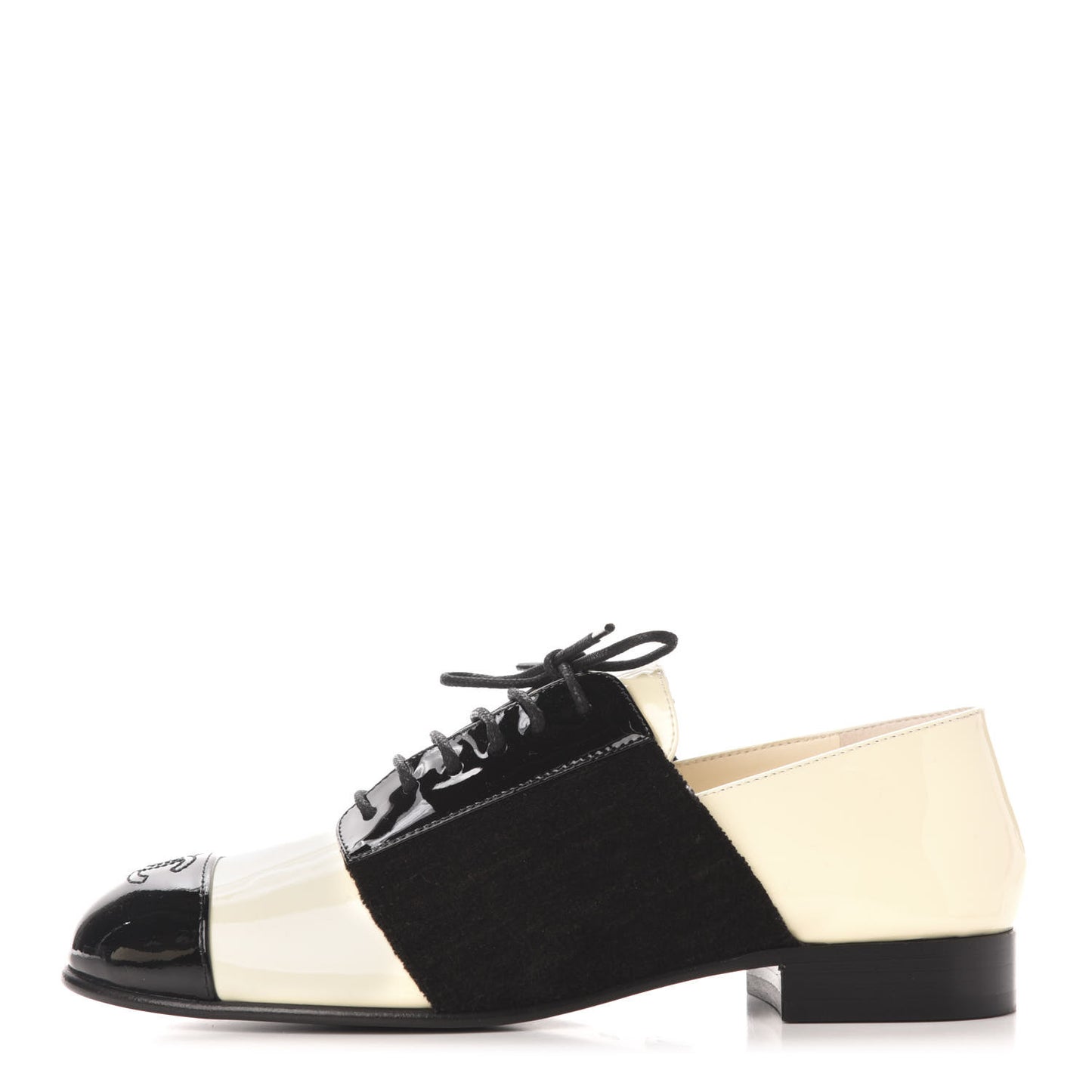 Patent CC Cap Toe Womens Lace Up Oxfords 35 Black White