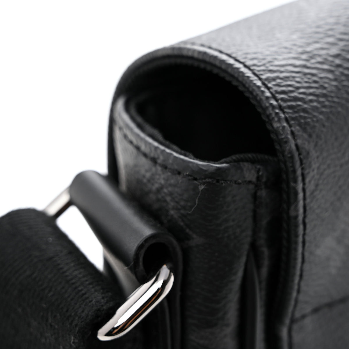 Louis Vuitton Monogram Eclipse District MM 12 of 13