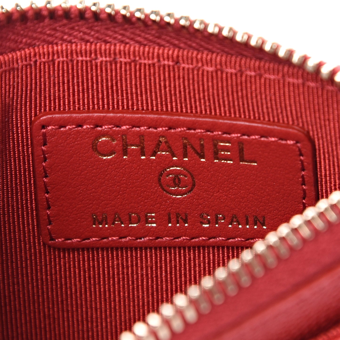 Caviar Quilted CC Zip Card Holder Red