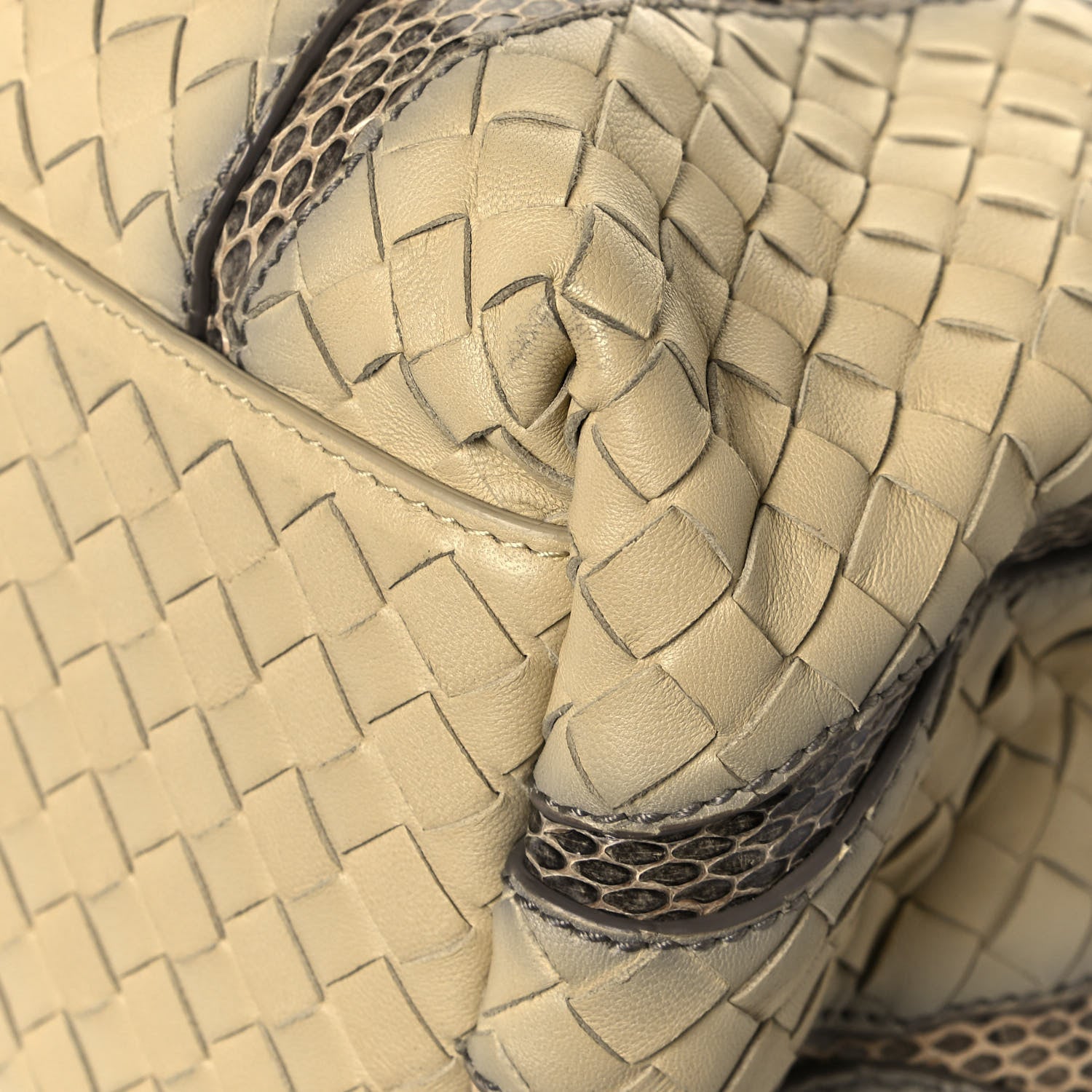 Bottega Veneta Nappa Ayers Intrecciato Medium Garda Bag Beige 12 of 16