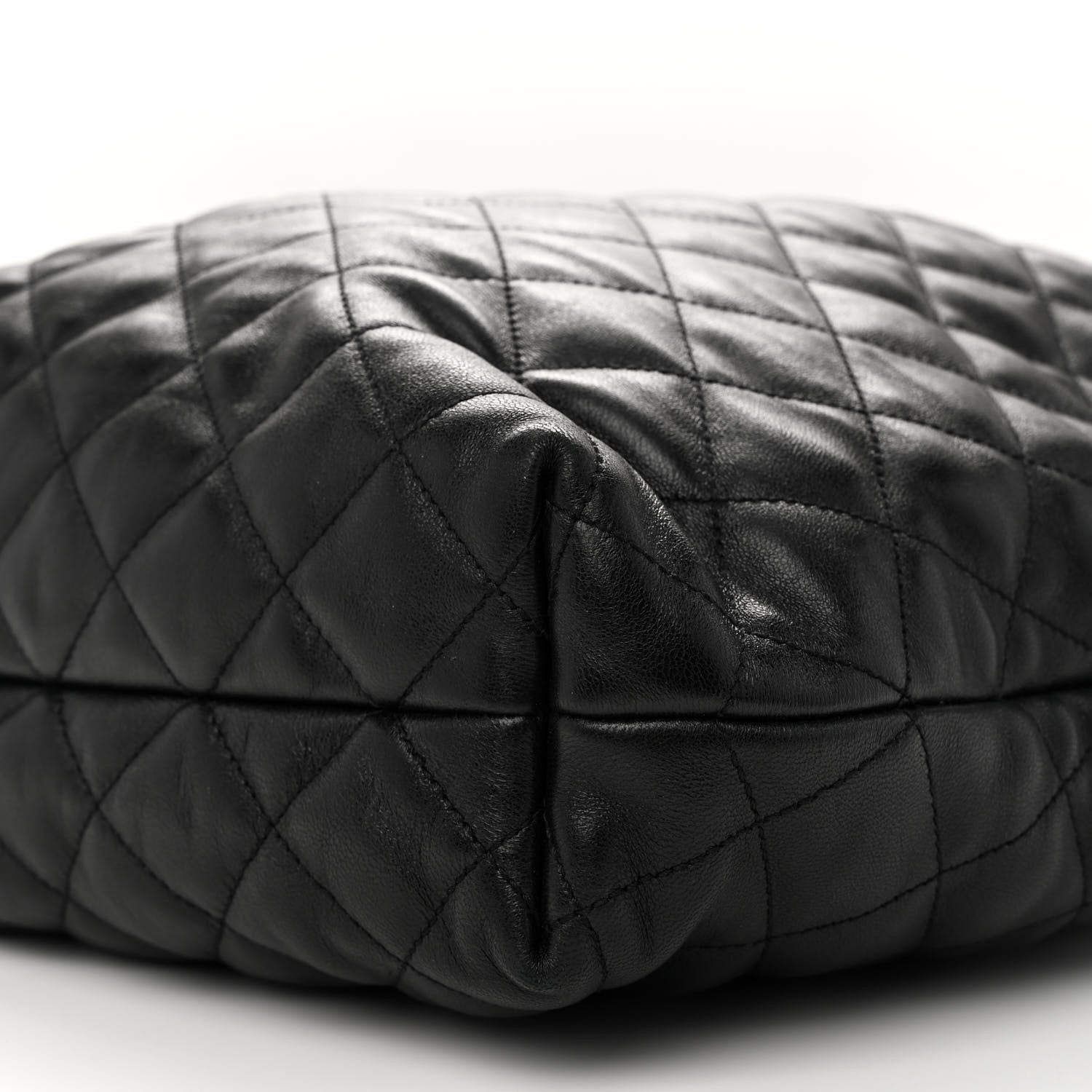 Saint Laurent Lambskin Quilted Maxi Icare Shopping Tote Black 10 of 10