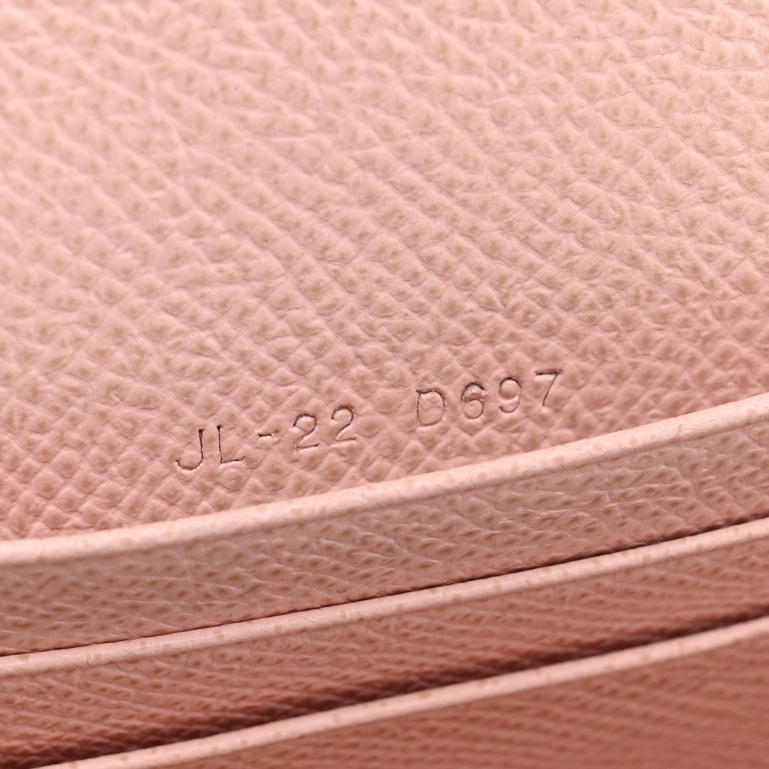 Salvatore Ferragamo Hammered Calfskin Gancio Wallet On Chain Nylund Pink 7 of 14