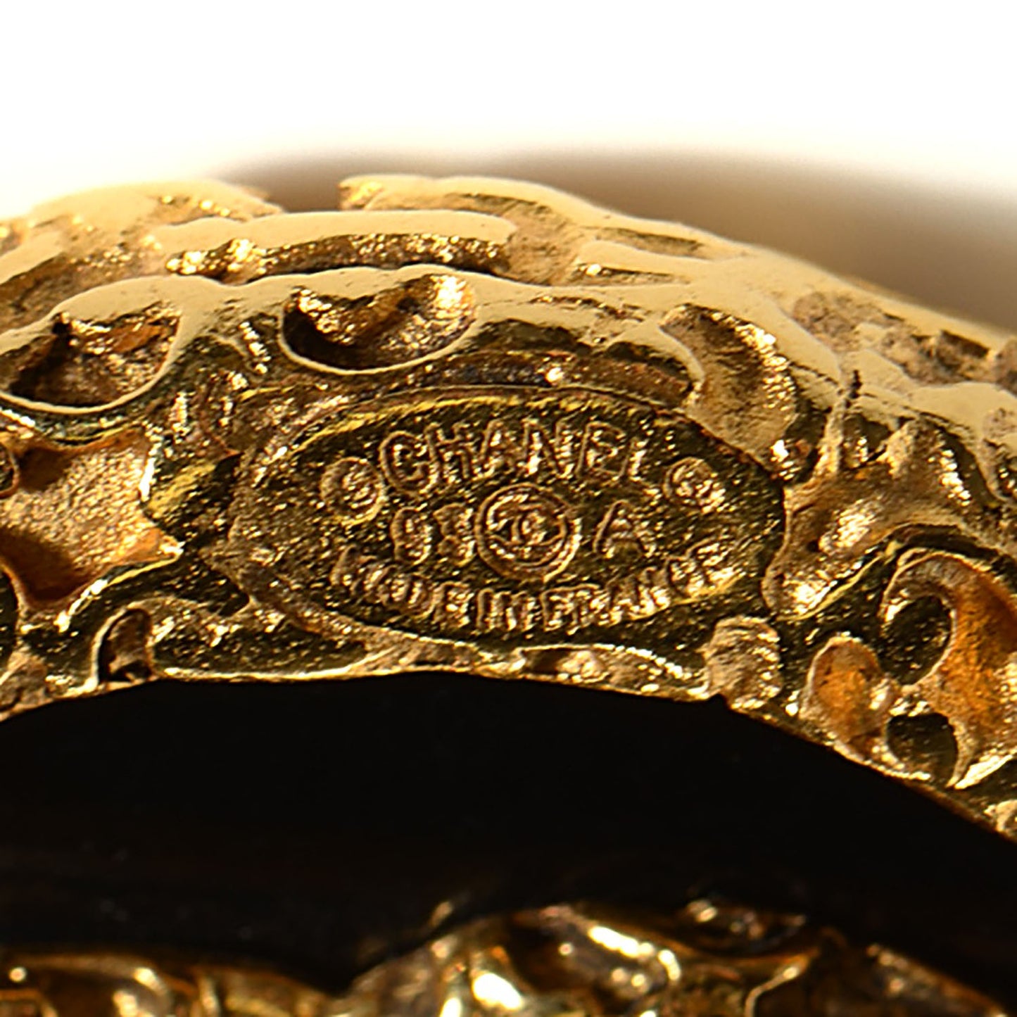 Enamel CC Baroque Brooch Black Gold