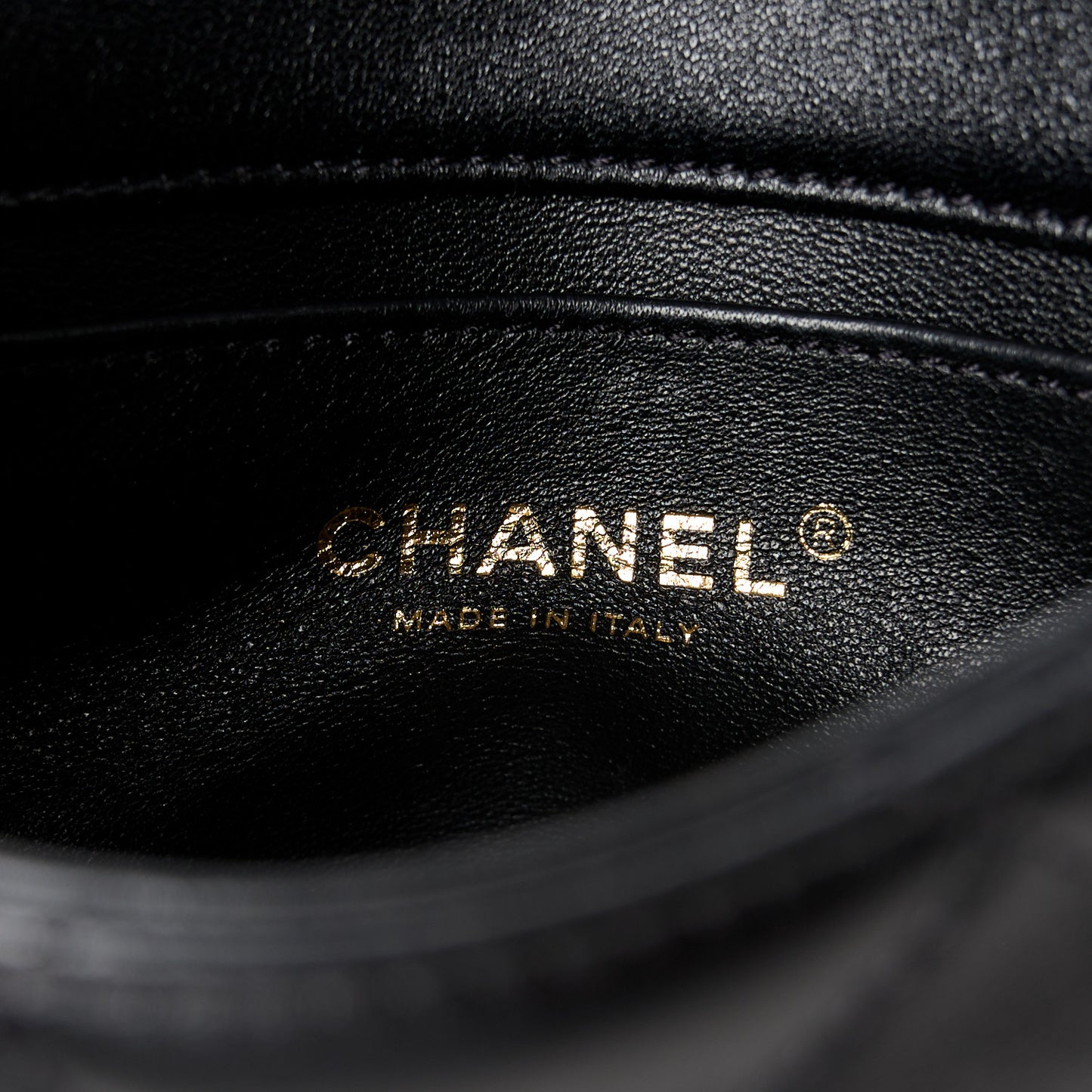 Shiny Lambskin Small Chain Is More Flap Black