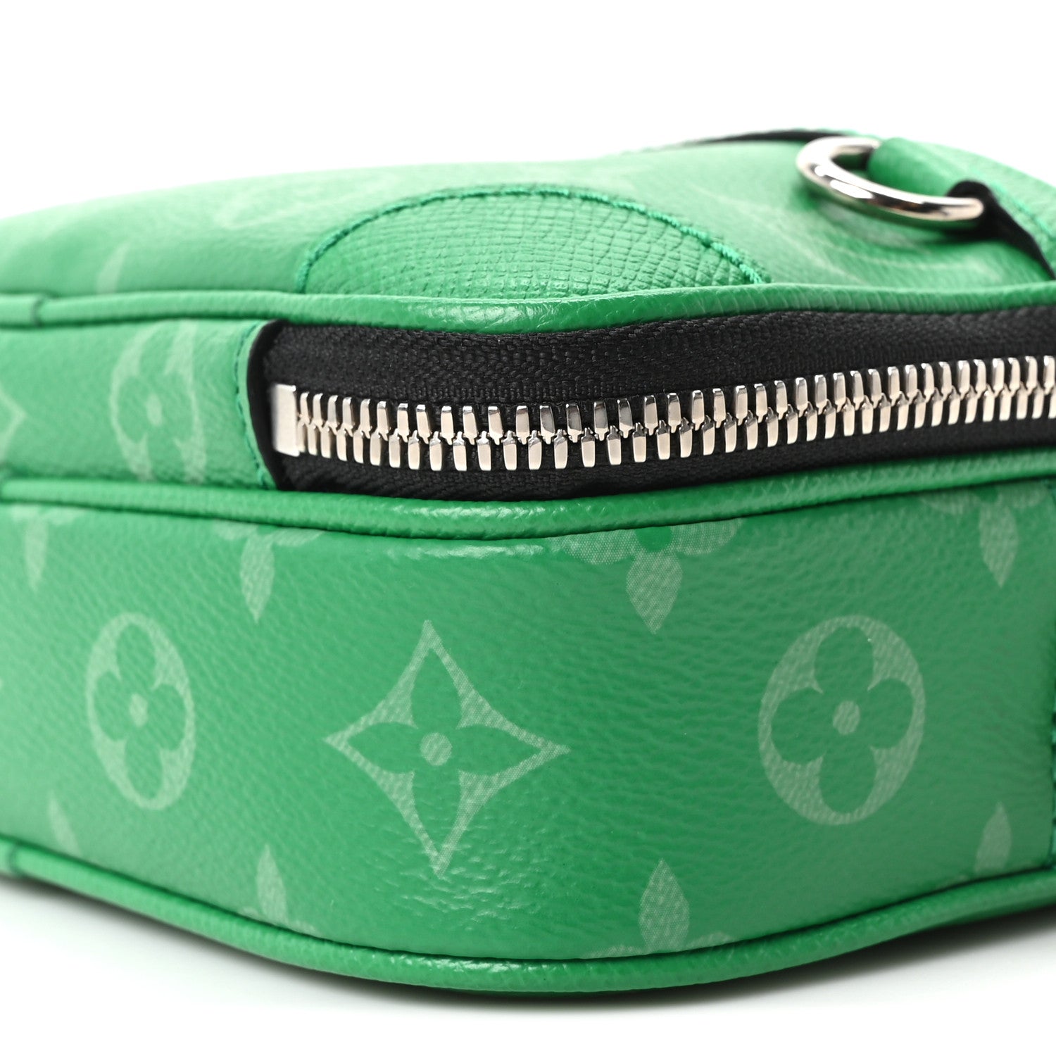 Louis Vuitton Taigarama Alpha Wearable Wallet Cactus Green 8 of 8