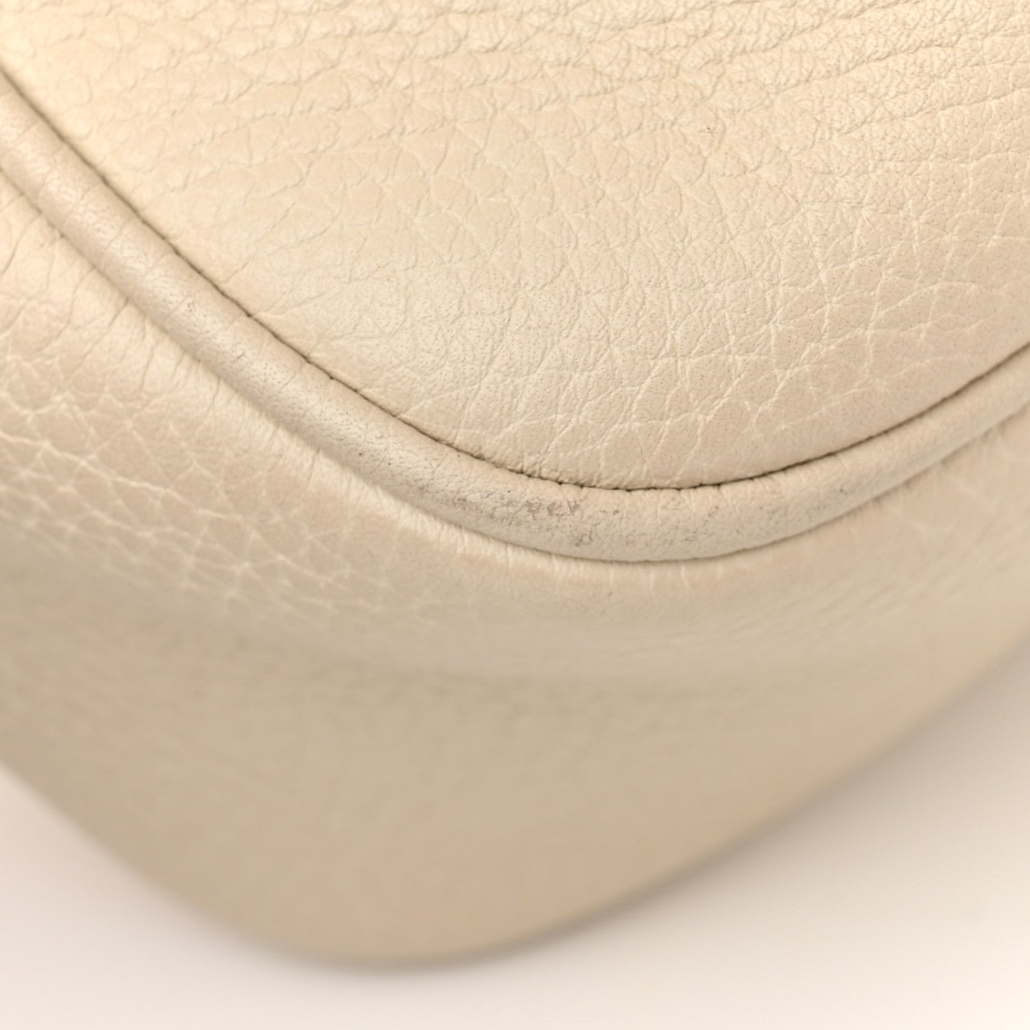 Gucci Pebbled Calfskin Small Soho Disco Bag Off White 12 of 15