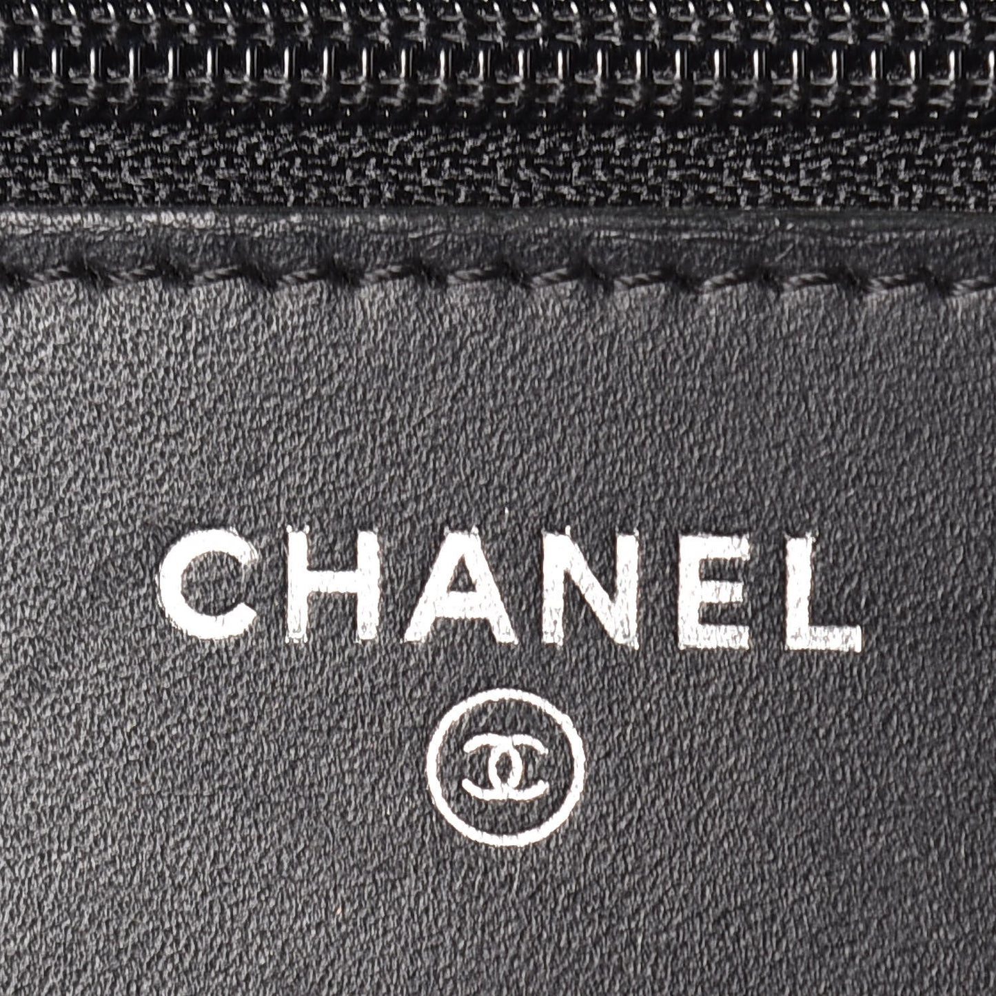 Patent Quilted Wallet On Chain WOC Black