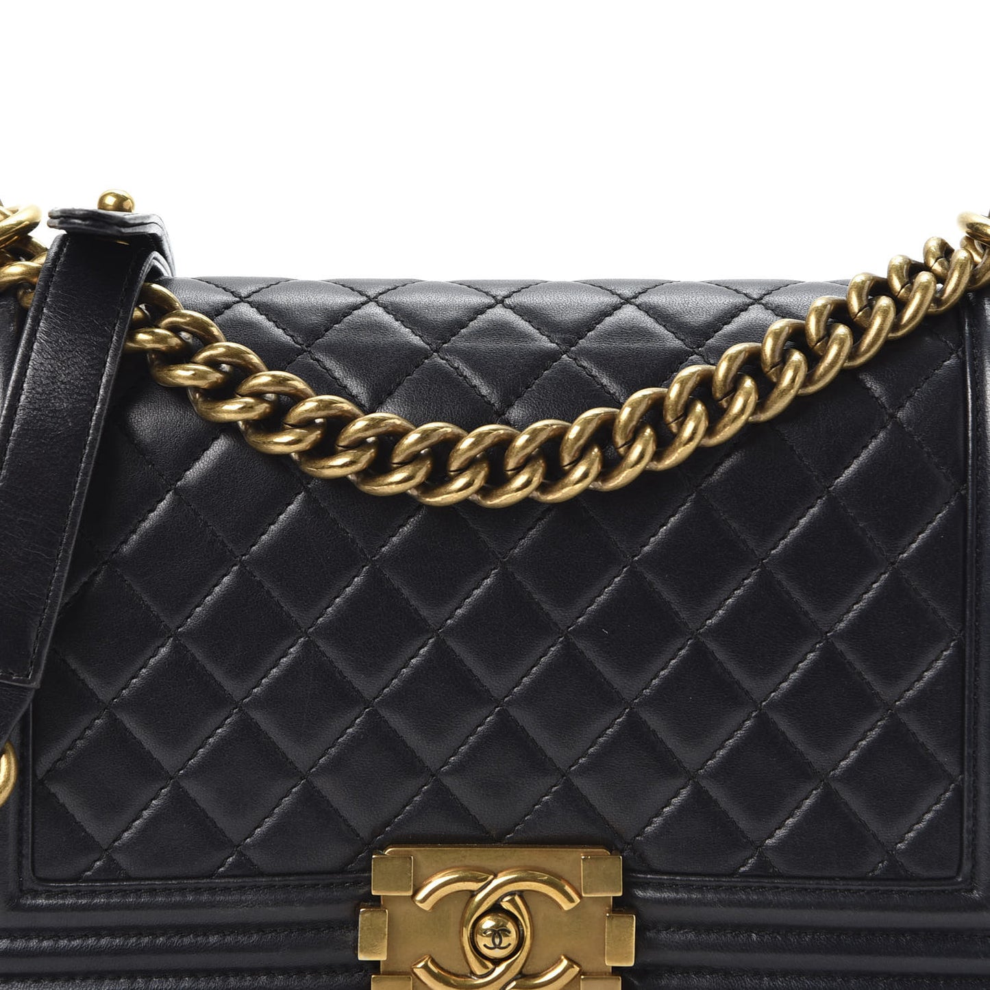 Lambskin Quilted Medium Boy Flap Pearly Black