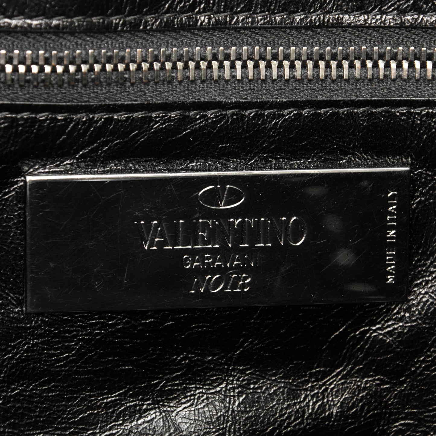 Vitello Medium Rockstud Tote Black