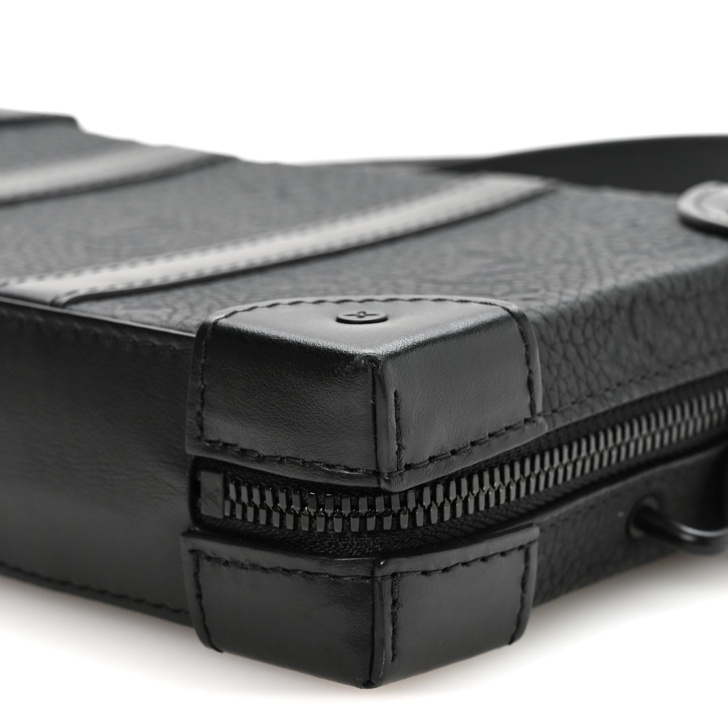 Taurillon Monogram Soft Trunk Wallet Black