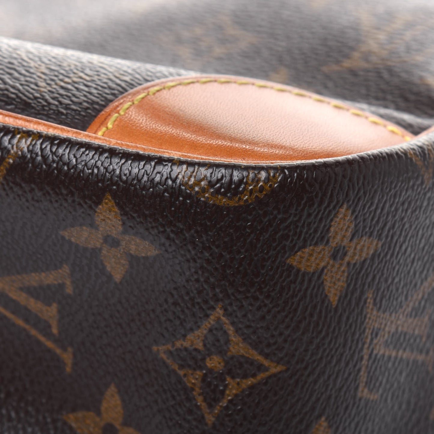 Monogram Nil 28
