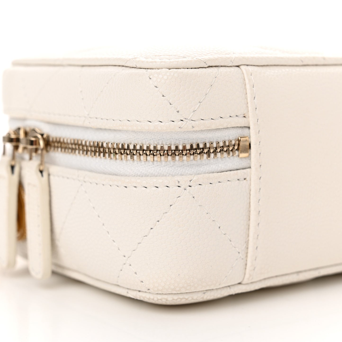 Caviar Quilted Twist Your Buttons Clutch With Chain White