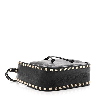 Valentino Garavani Grained Calfskin Rockstud Bucket Bag Black 4 of 9