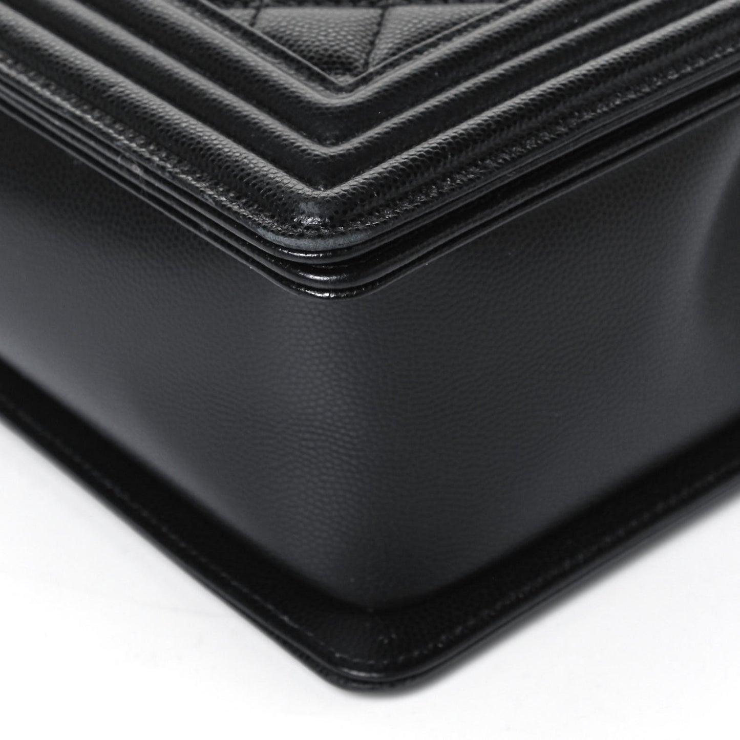 Caviar Quilted New Medium Boy Flap Black