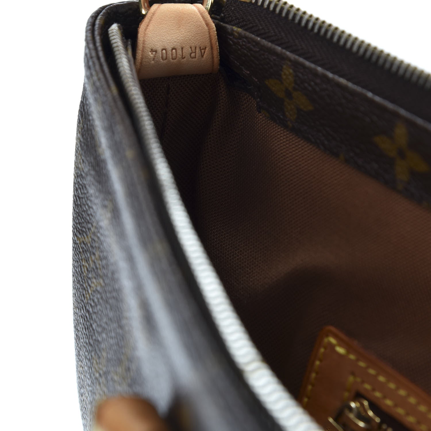 Louis Vuitton Monogram Cabas Mezzo 9 of 10