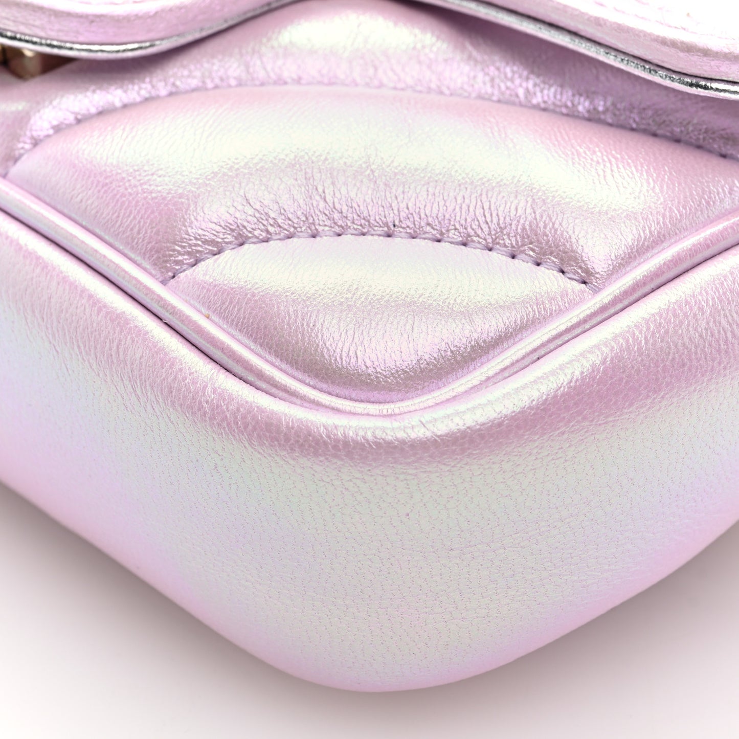 Iridescent Nappa Chevron Matelasse Super Mini GG Marmont Shoulder Bag Iridescent Escape Pink