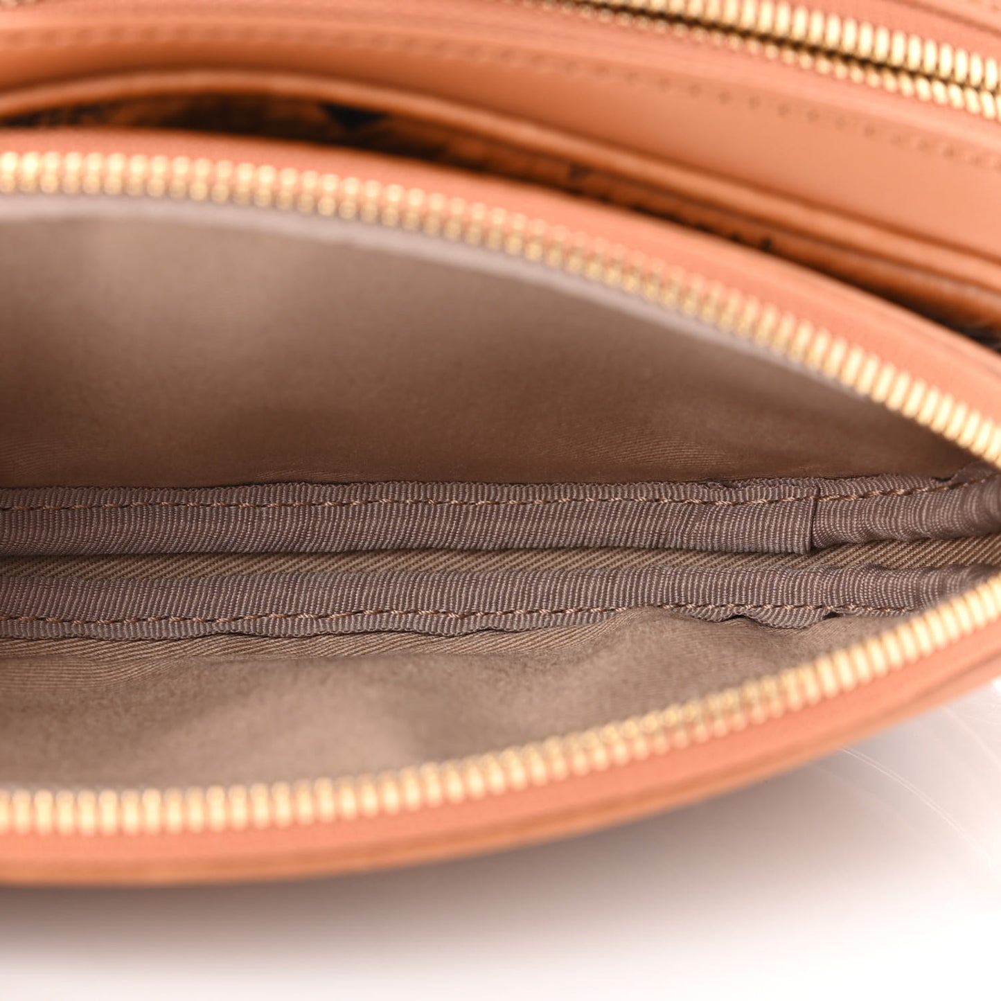 Visetos Small Aren Multifunction Crossbody Pouch Cognac