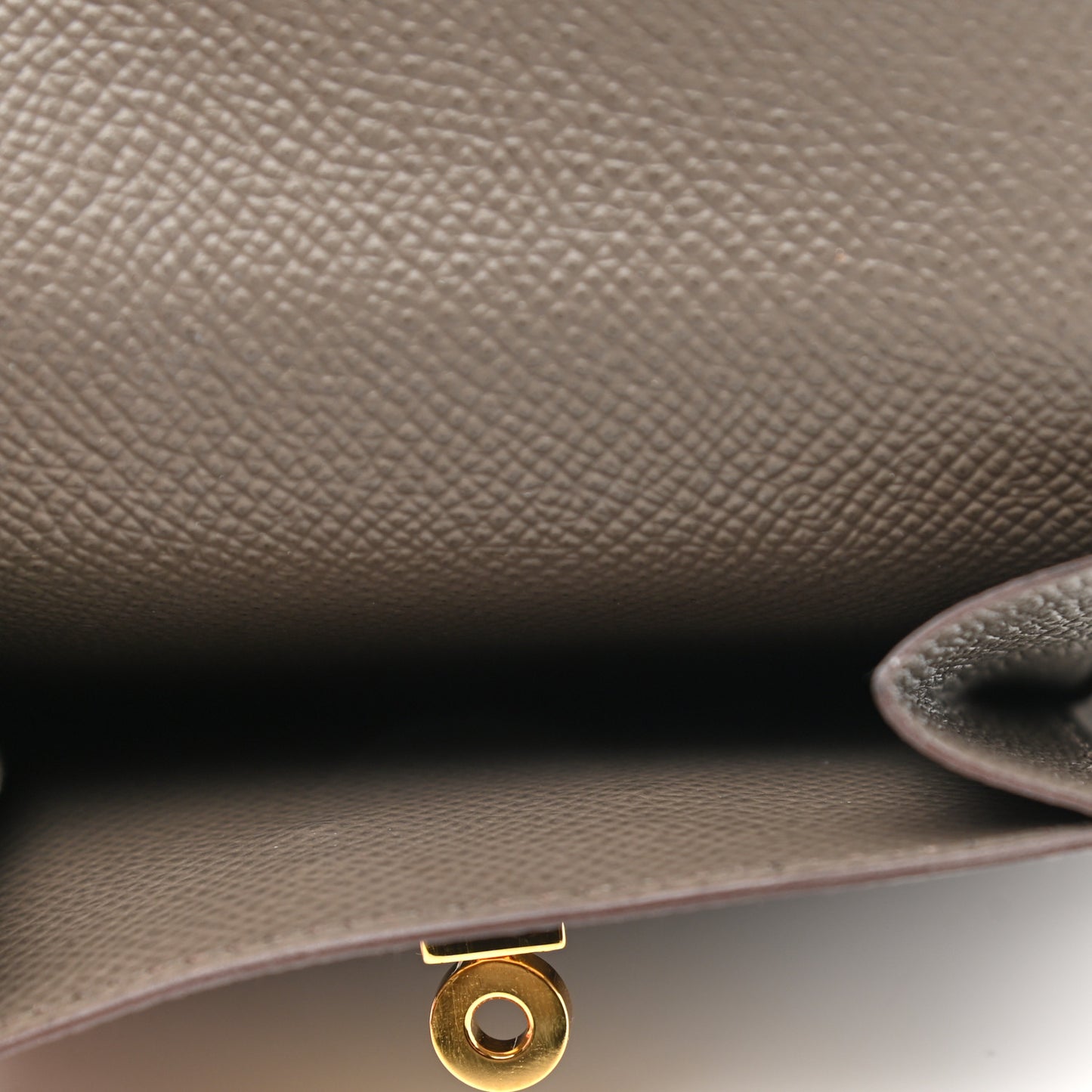 Epsom Kelly Pocket Compact Wallet Etain