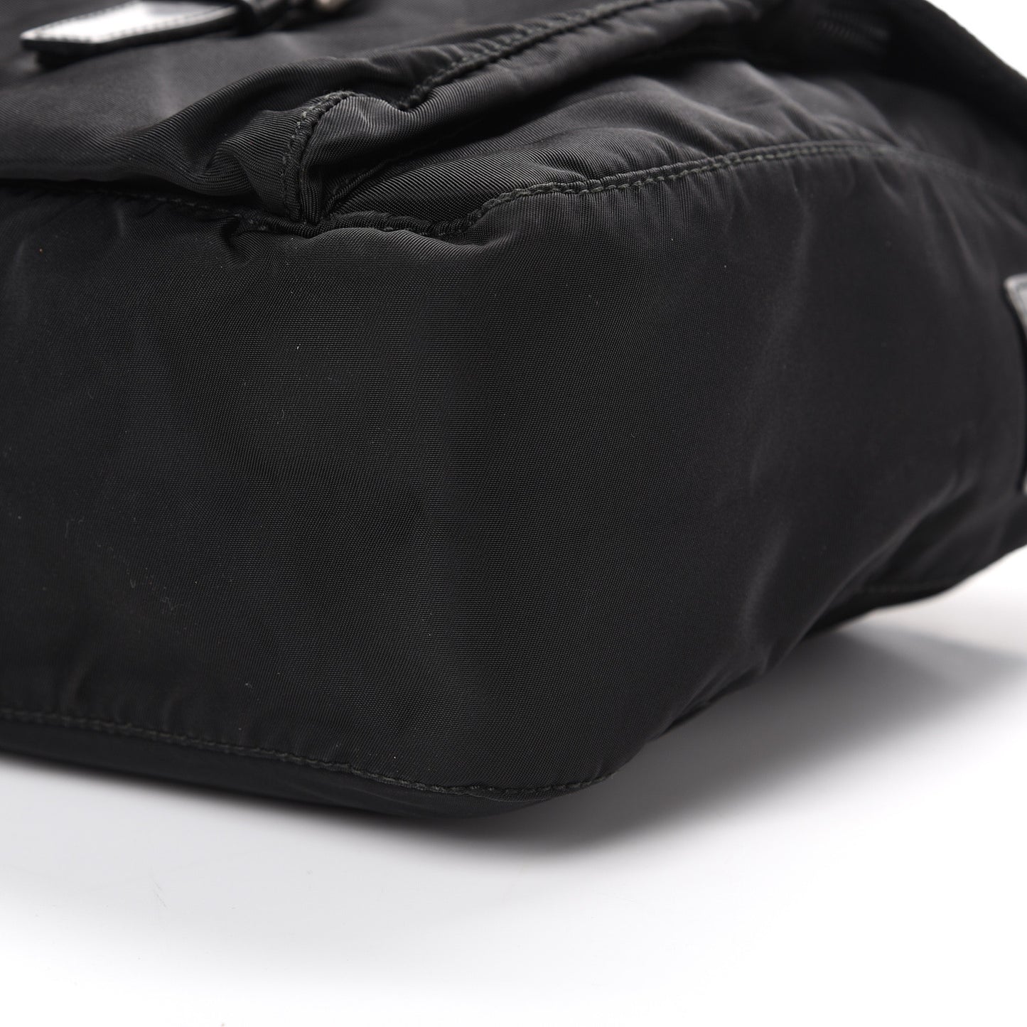 Nylon Vela Messenger Black