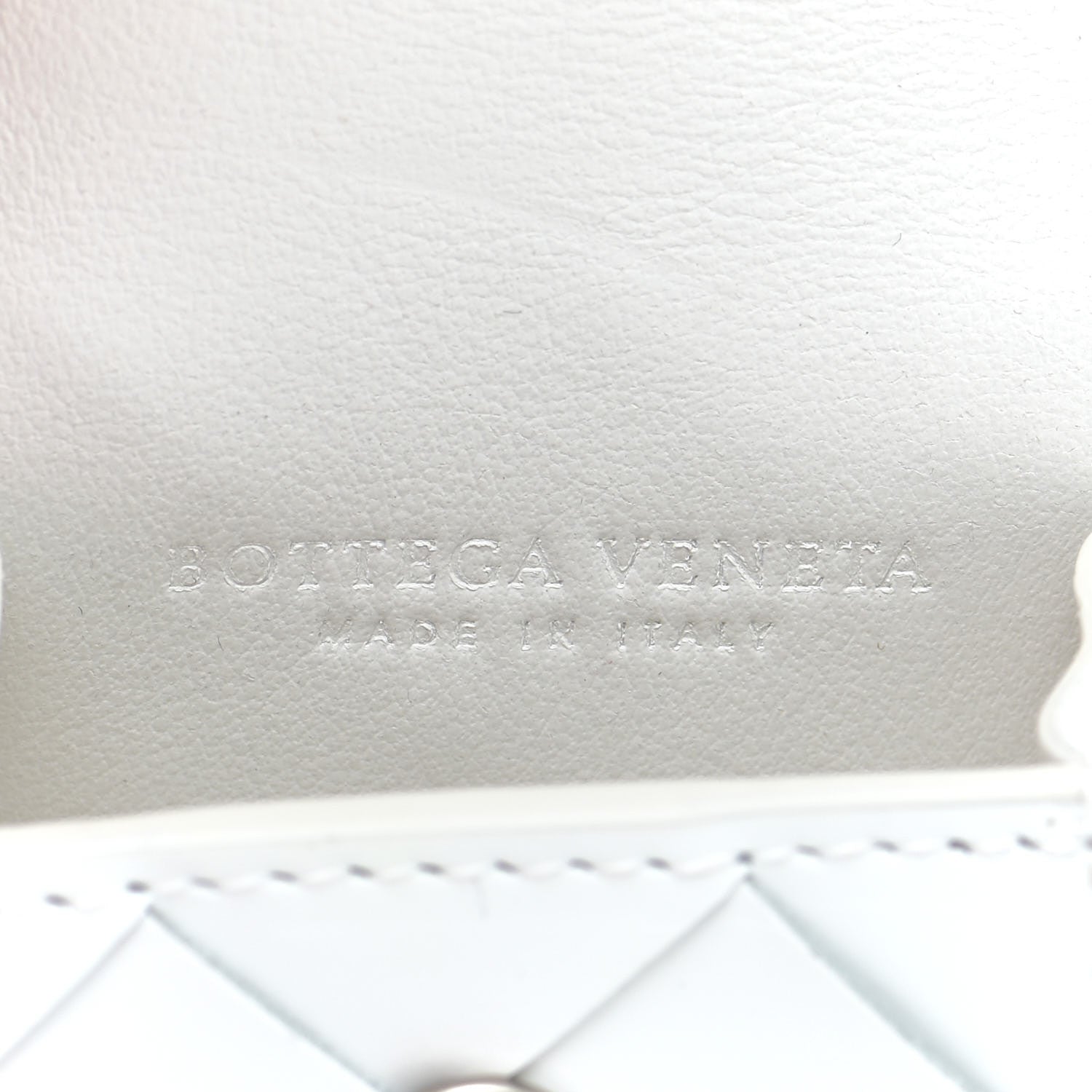 Bottega Veneta Nappa Maxi Intrecciato Airpods Case White 4 of 4